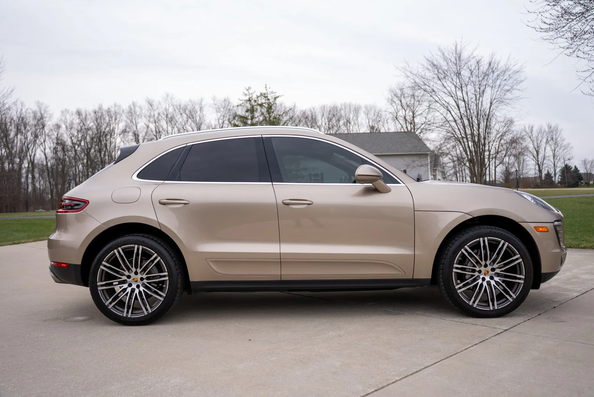 2018 Porsche Macan S in Palladium Metallic