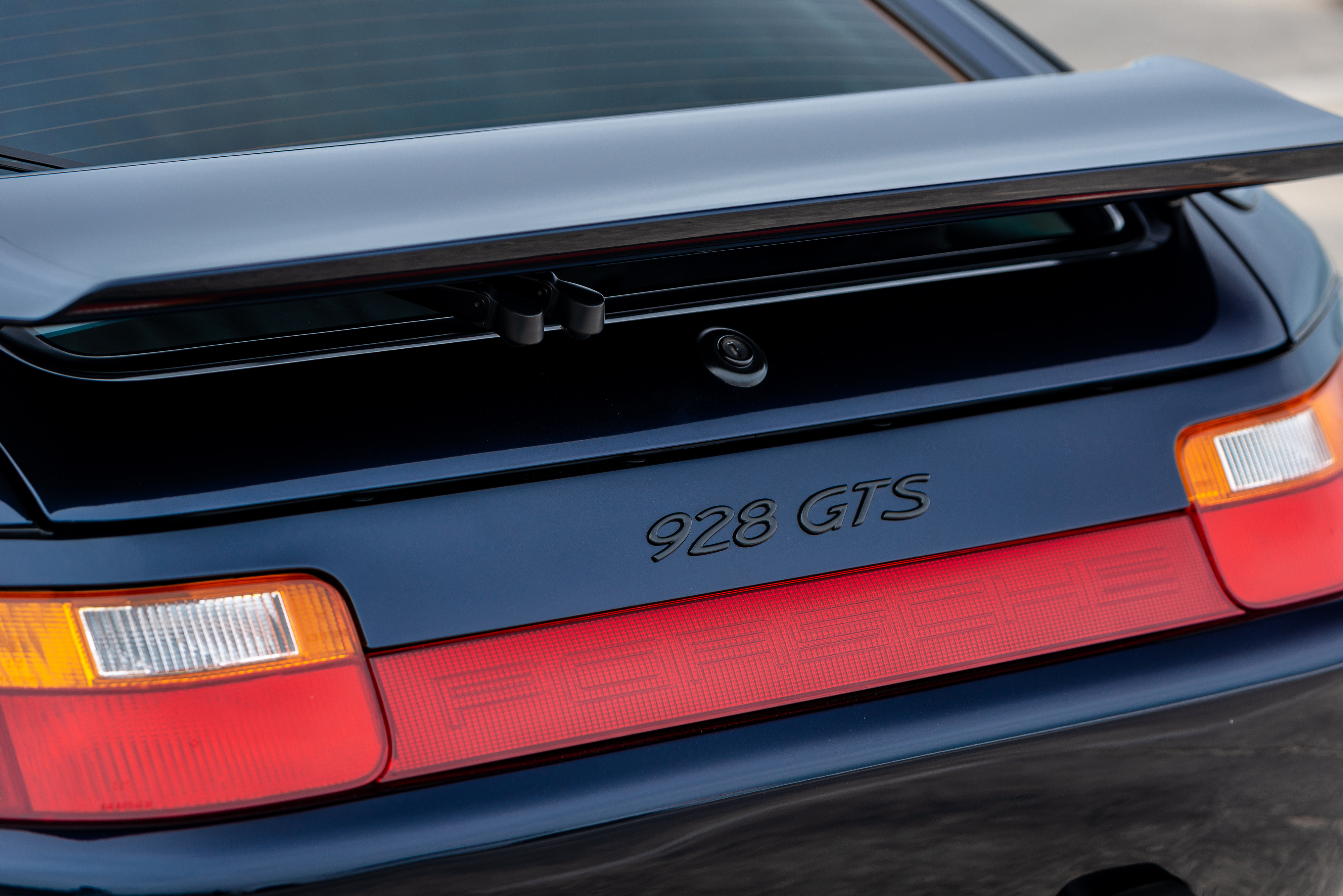 1995 Porsche 928 GTS in Midnight Blue Metallic