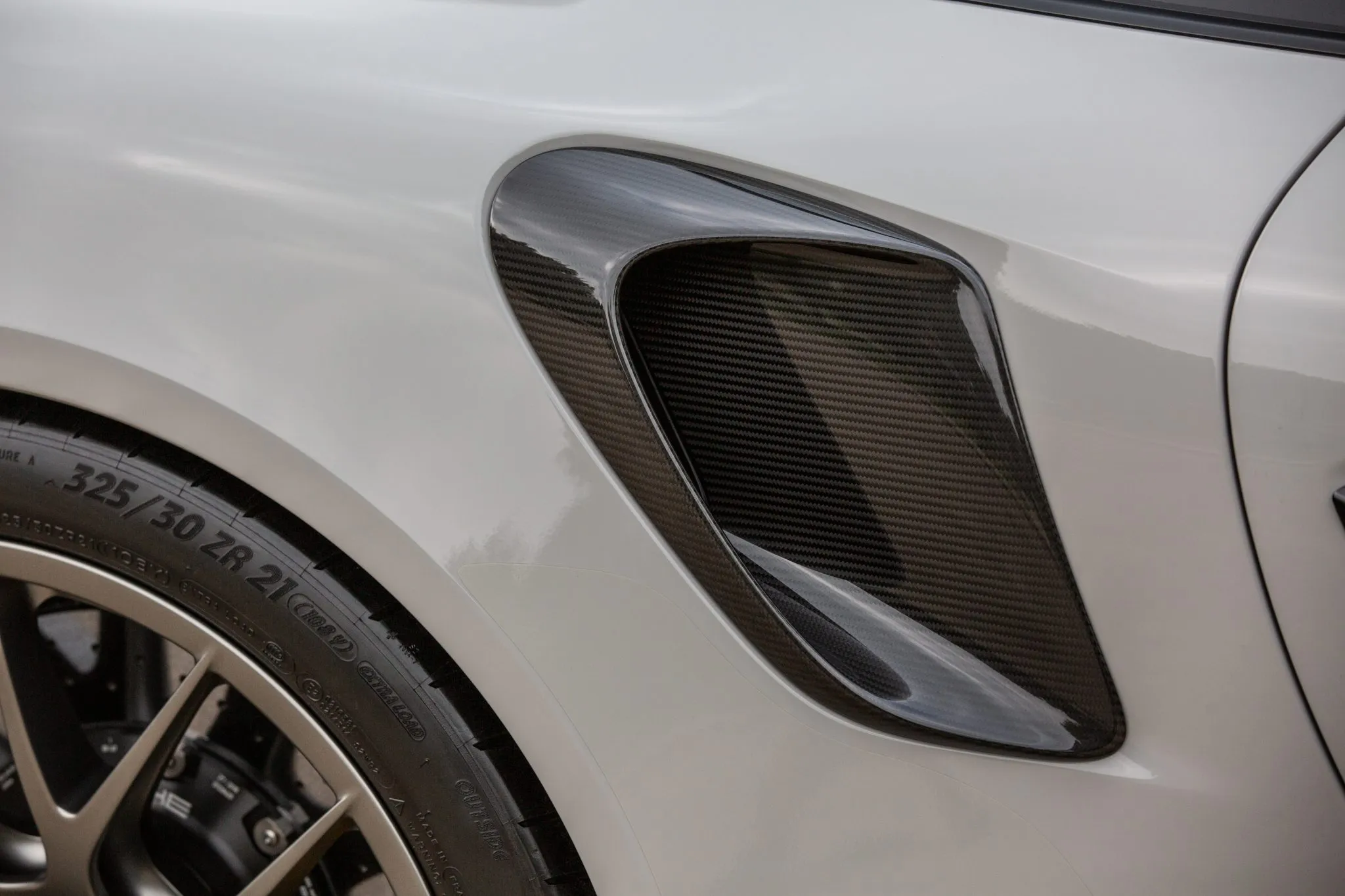 2018 Porsche 911 GT2 RS Weissach in Chalk