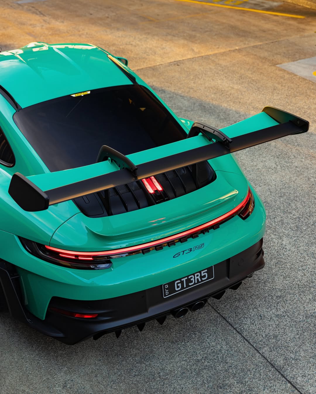 2025 Porsche 911 GT3 RS in Lighter Green