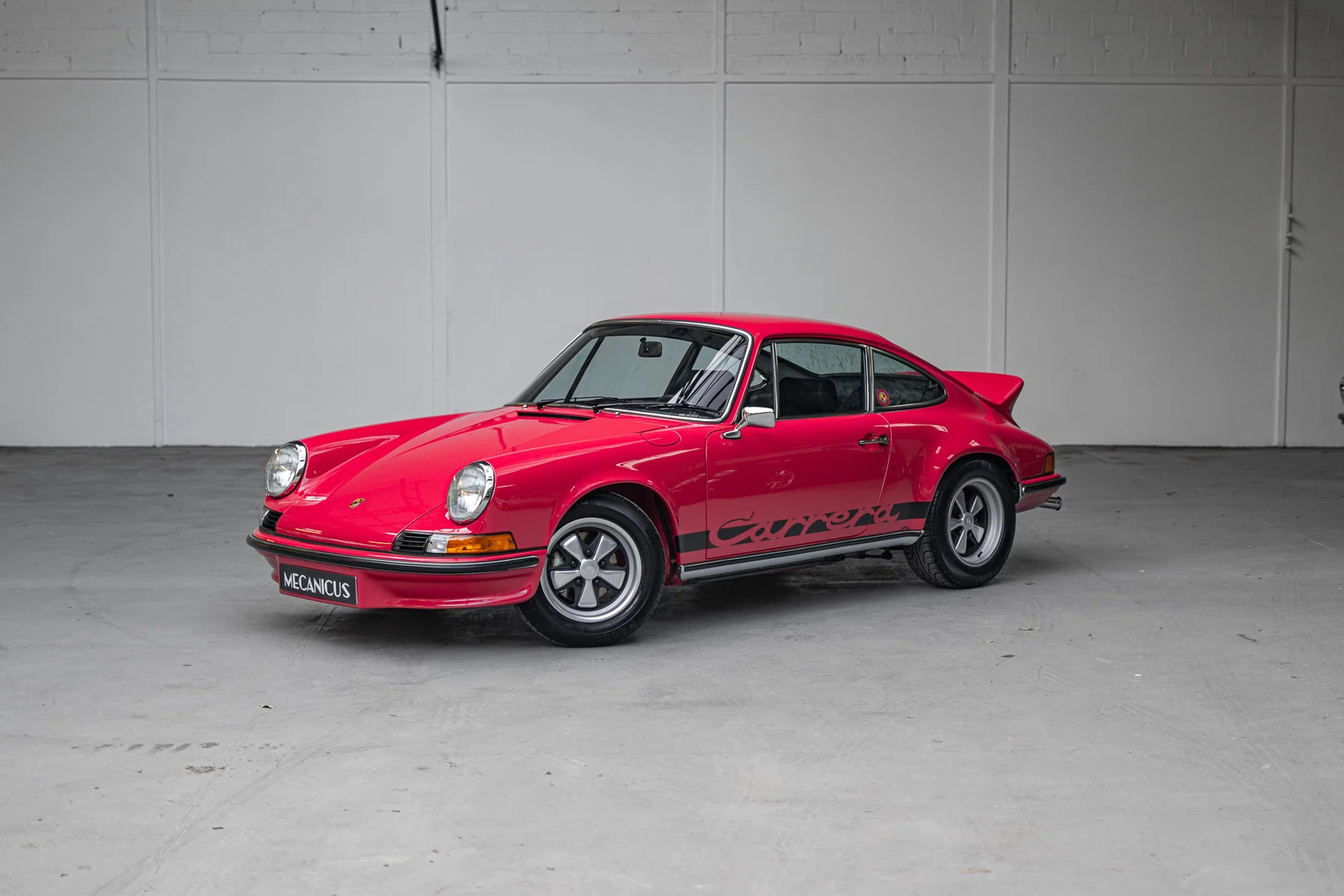 1973 Porsche 911 Carrera RS 2.7 Touring in Strawberry