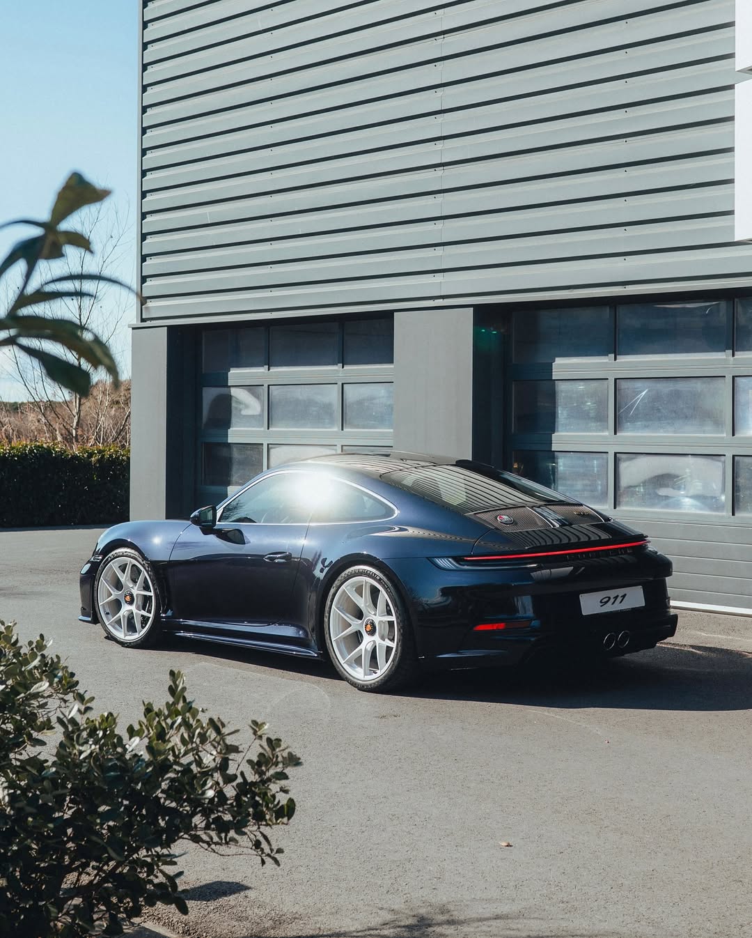2025 Porsche 911 S/T in Carbon Black Metallic