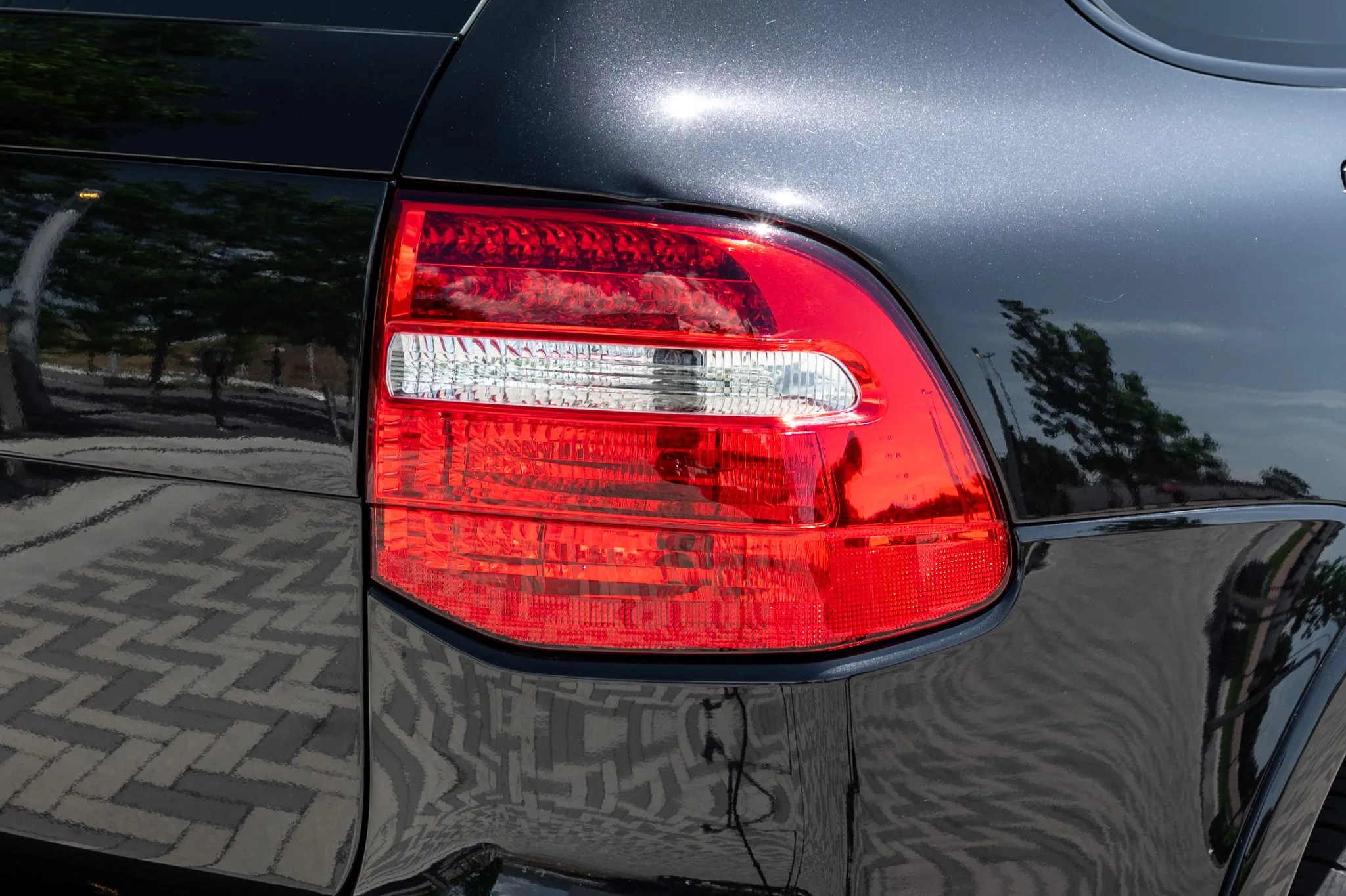 2009 Porsche Cayenne GTS in Basalt Black Metallic