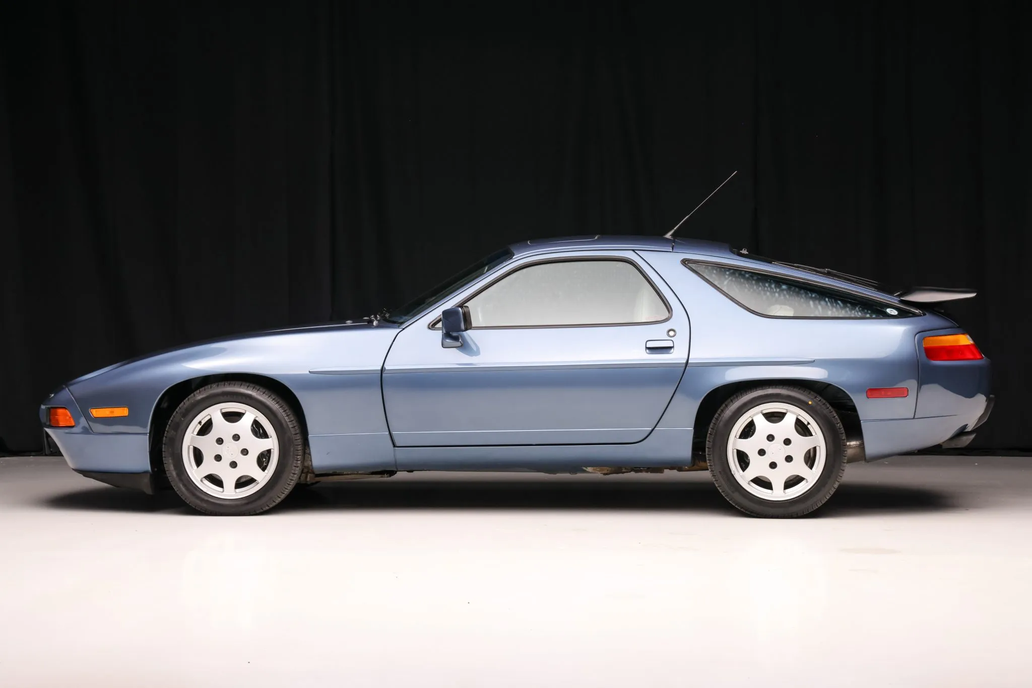 1990 Porsche 928 GT in Dove Blue Metallic