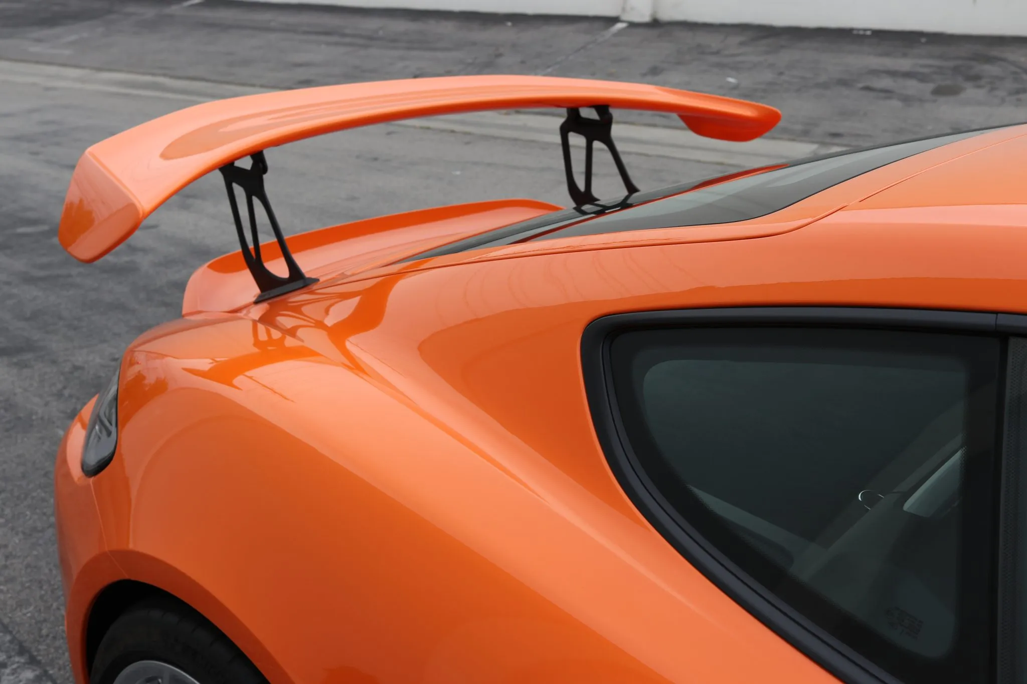 2021 Porsche 718 Cayman GT4 in Pastel Orange