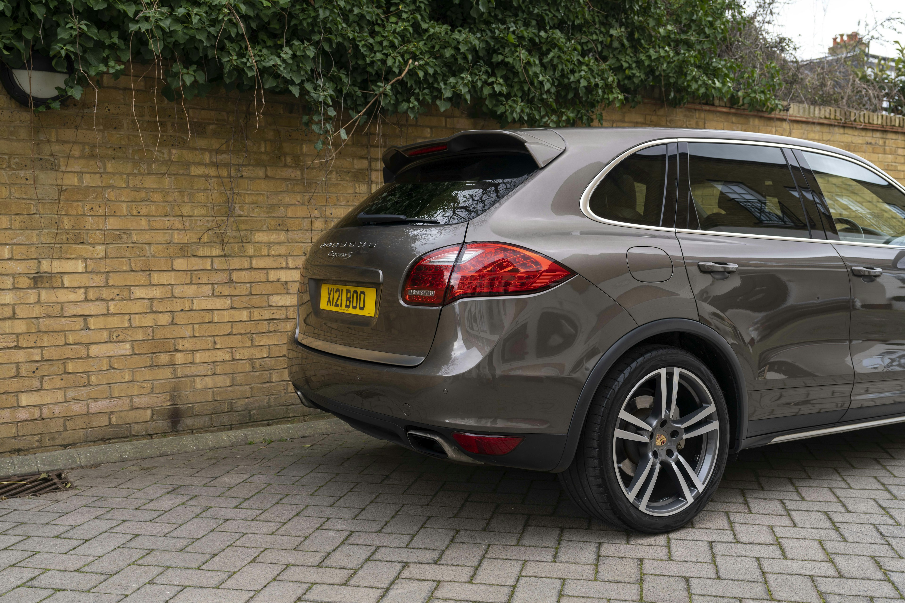 2010 PORSCHE CAYENNE S HYBRID in Umbra Metallic 