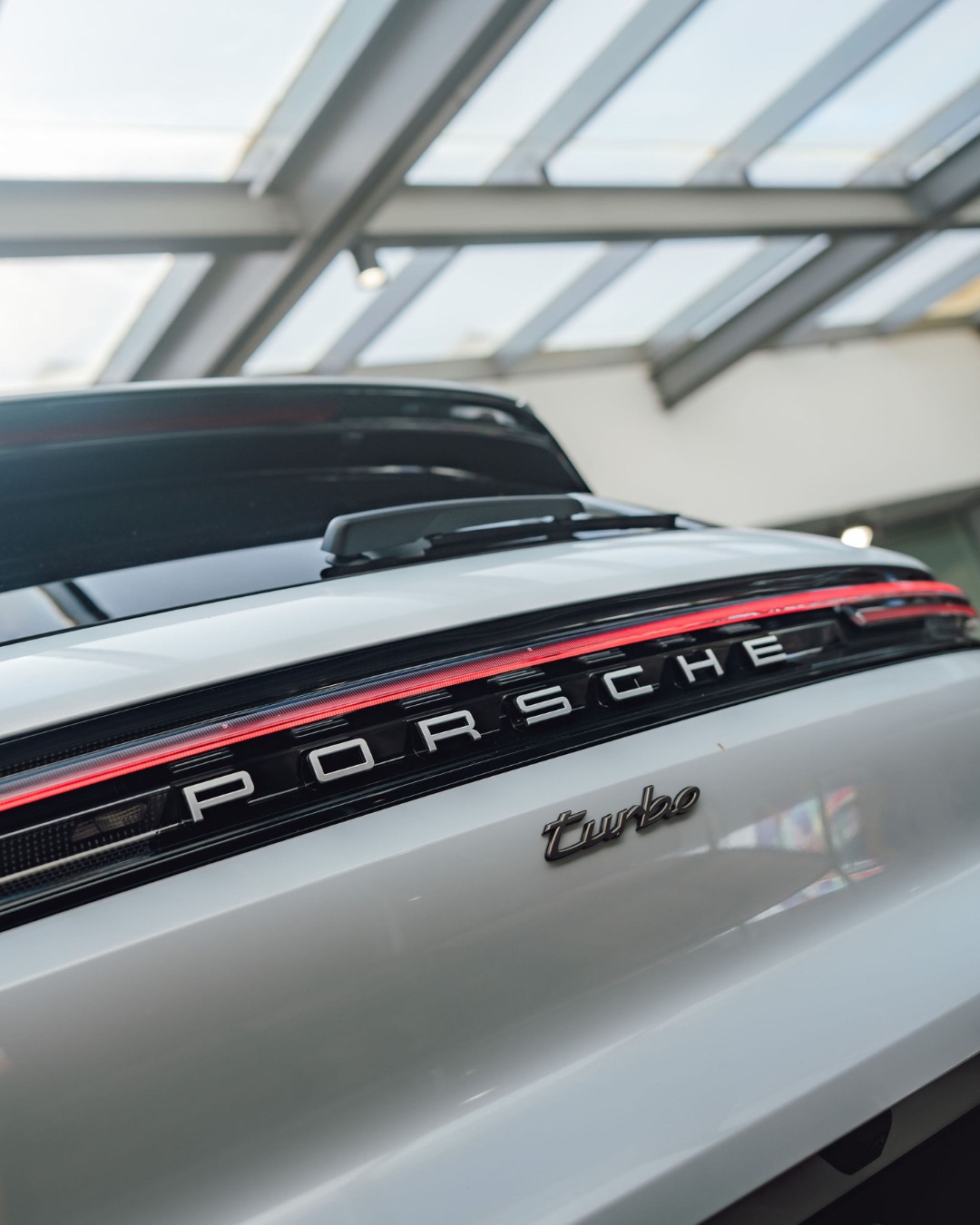 2025 Porsche Cayenne Turbo E-Hybrid in Suzuka Grey Metallic