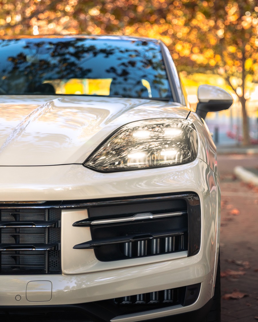 2024 Porsche Cayenne Coupé in Cashmere Beige Metallic