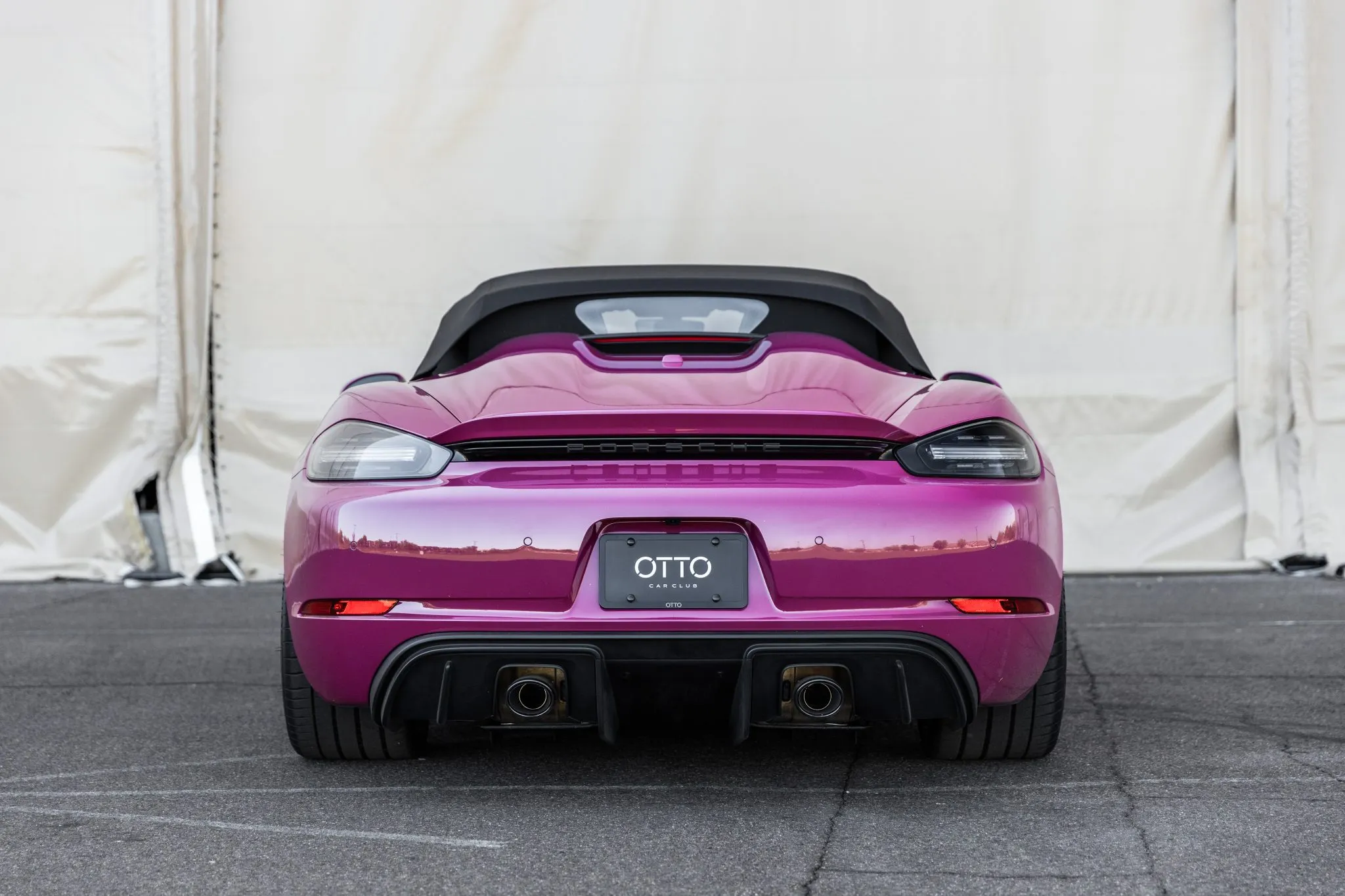 2022 Porsche 718 Spyder in Ruby Star