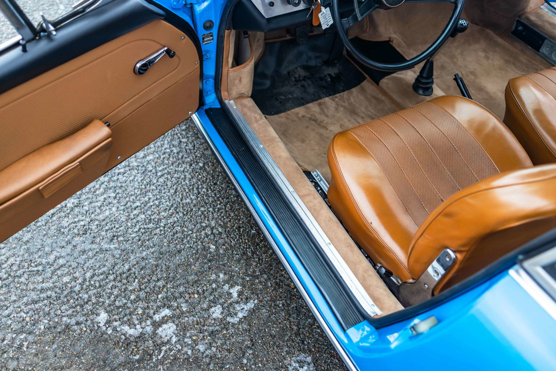 1968 Porsche 911 T in Sky Blue