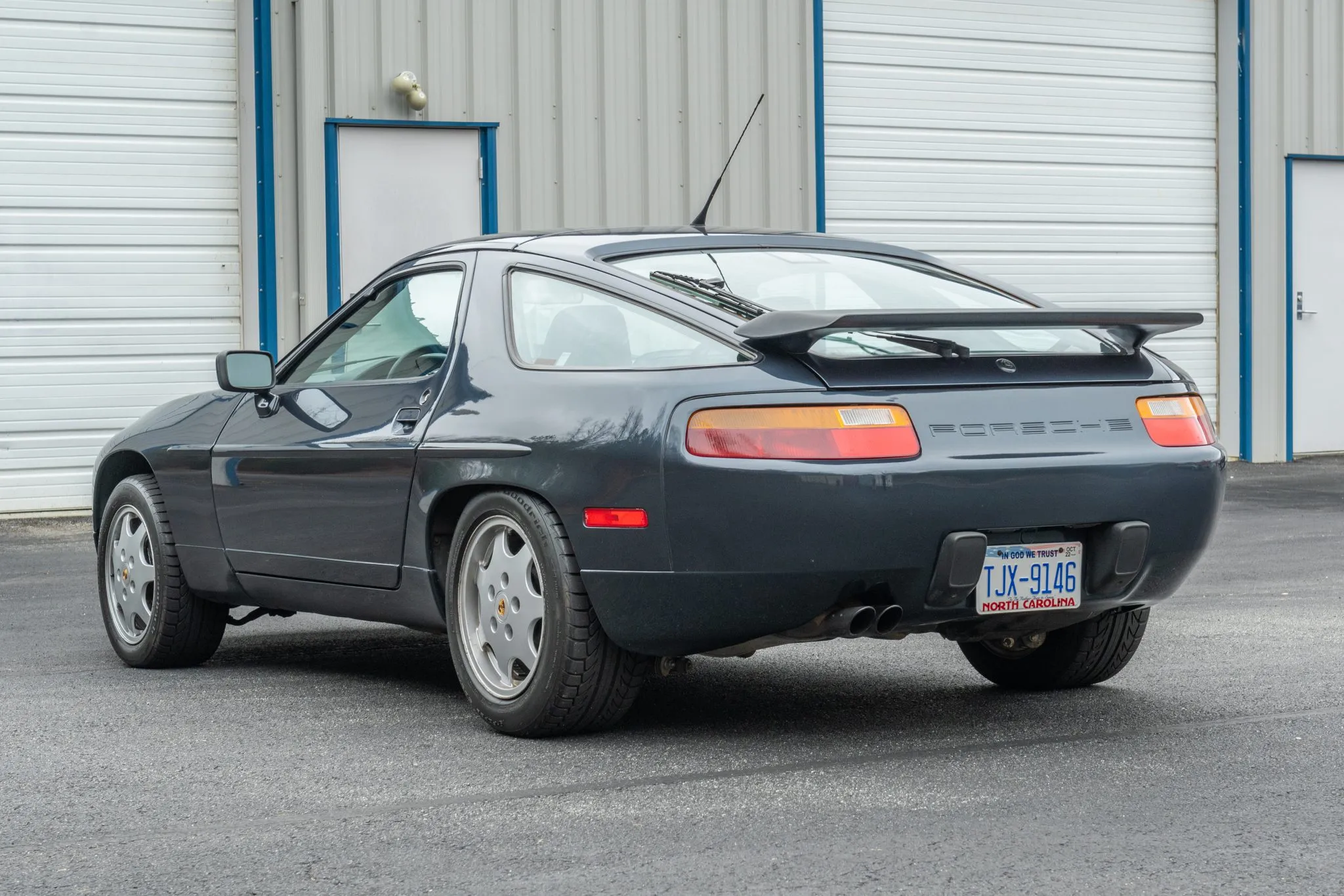 1991 Porsche 928 GT in Marine Blue