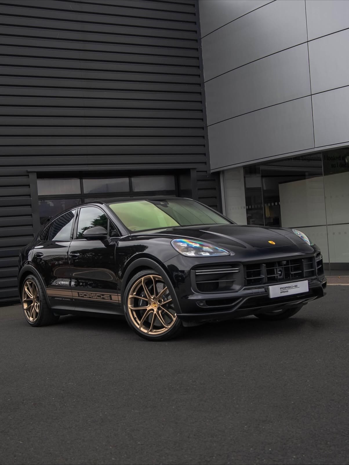 2025 Porsche Cayenne Turbo GT in Mamba Black Metallic