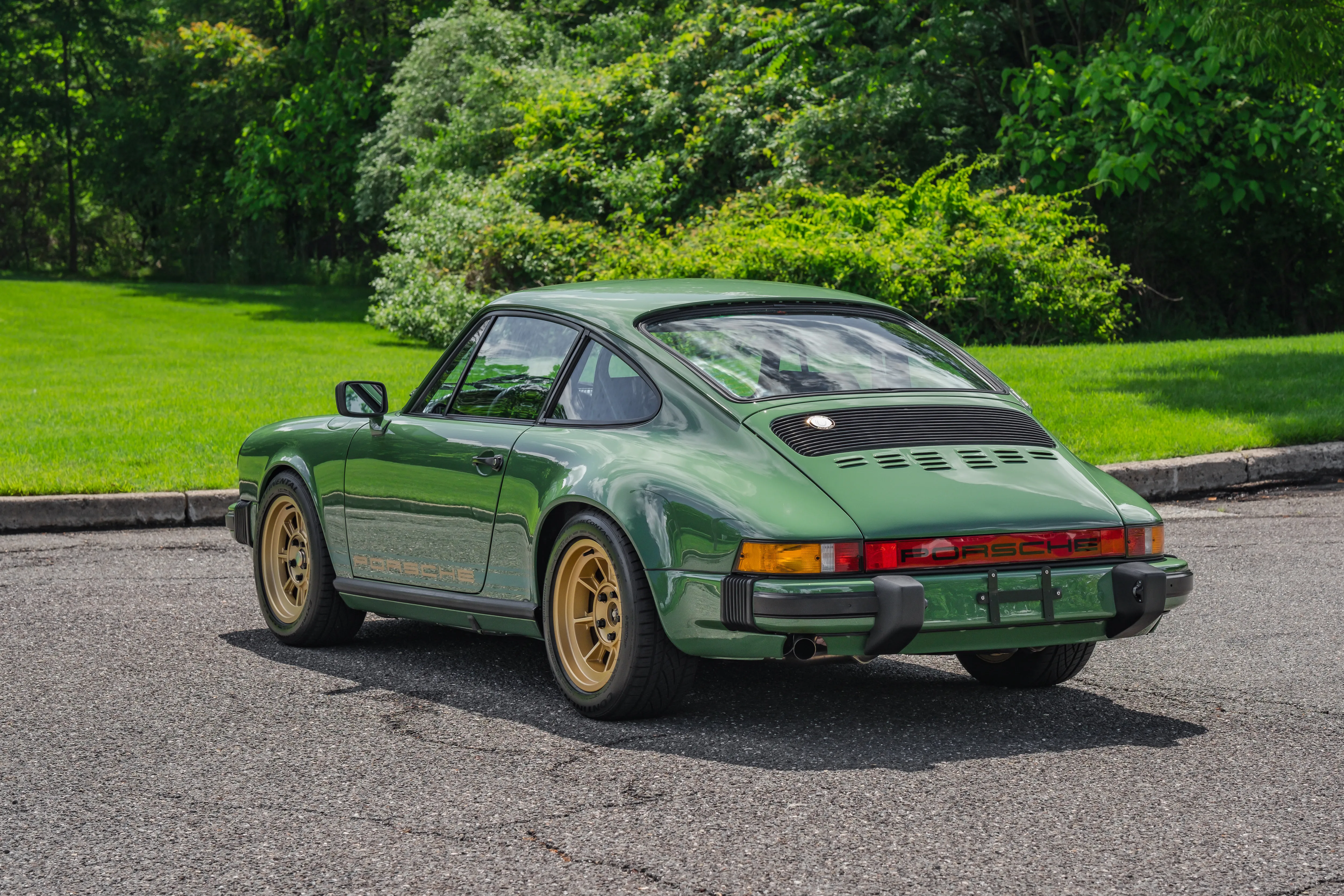1979 Porsche 911 SC in Bush (Leaf) Green