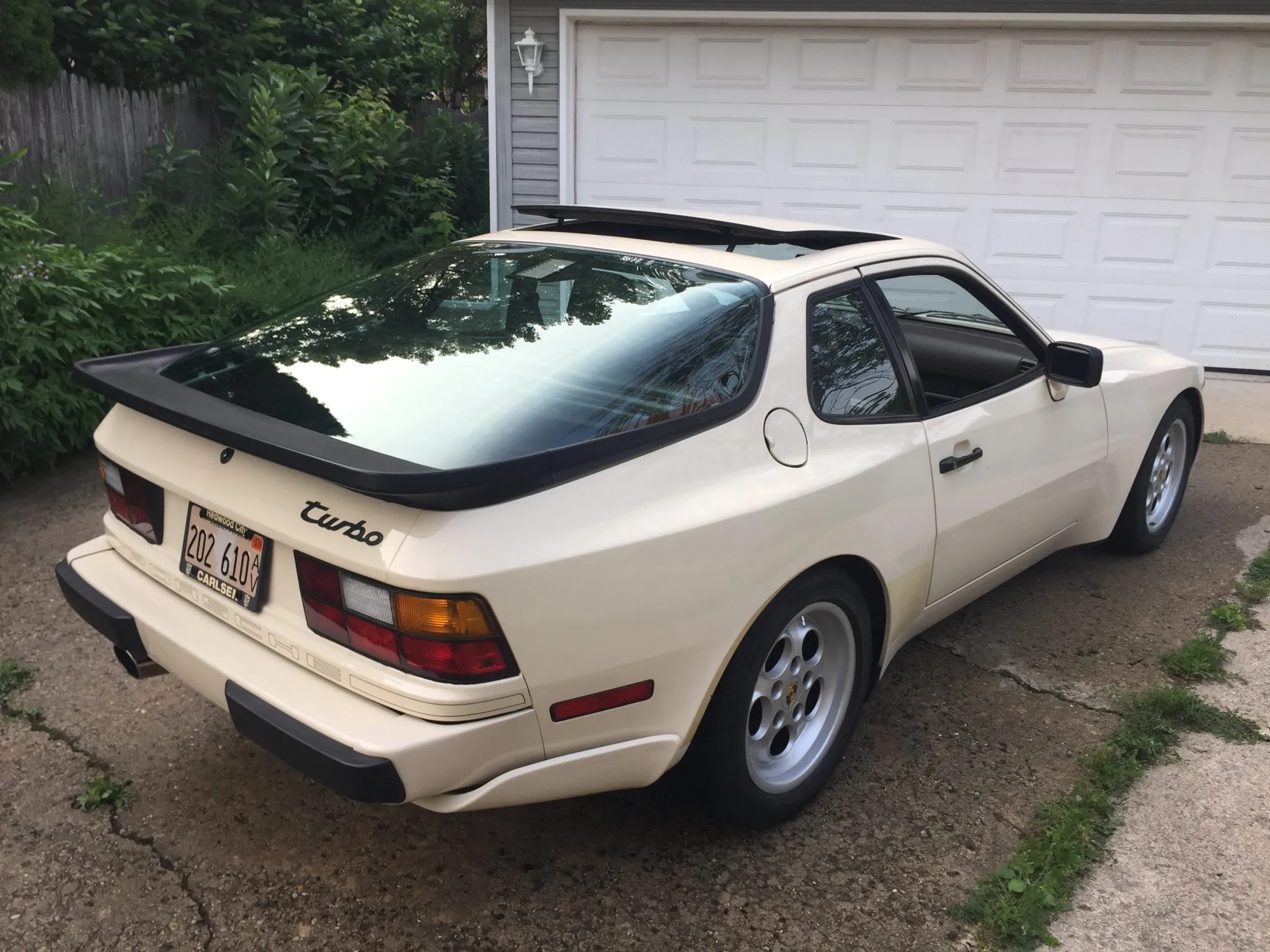 1986 Porsche 944 Turbo in Pastel Beige