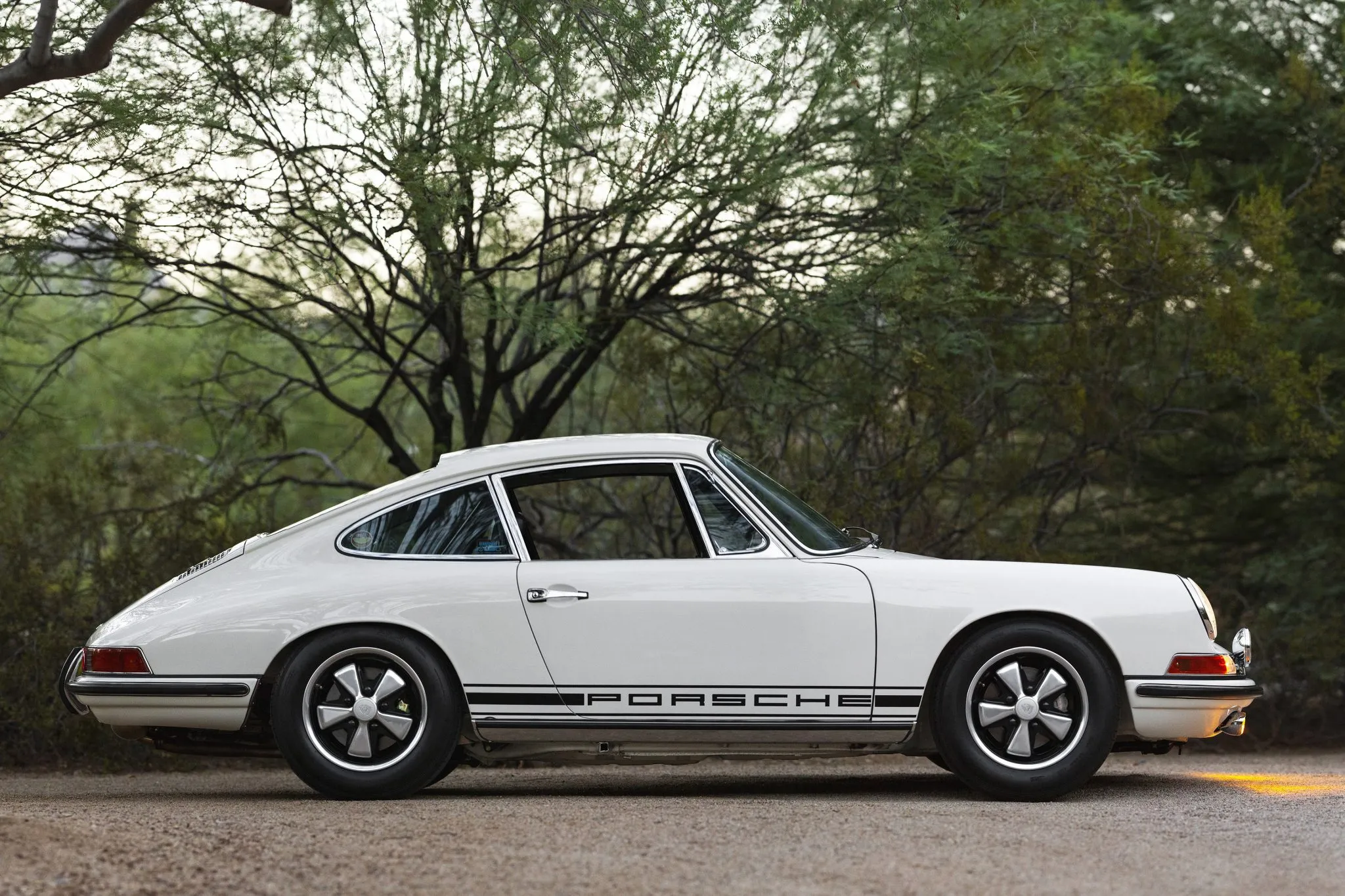 1968 Porsche 911S in Hellelfenbein