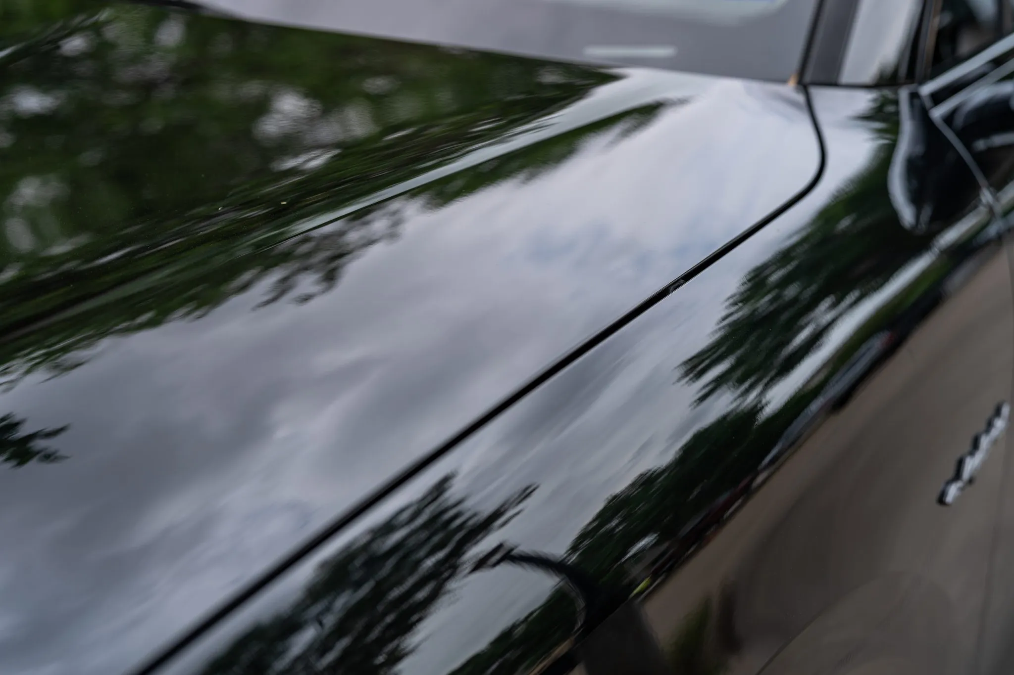 2025 Porsche Cayenne Turbo E-Hybrid in Chromite Black Metallic
