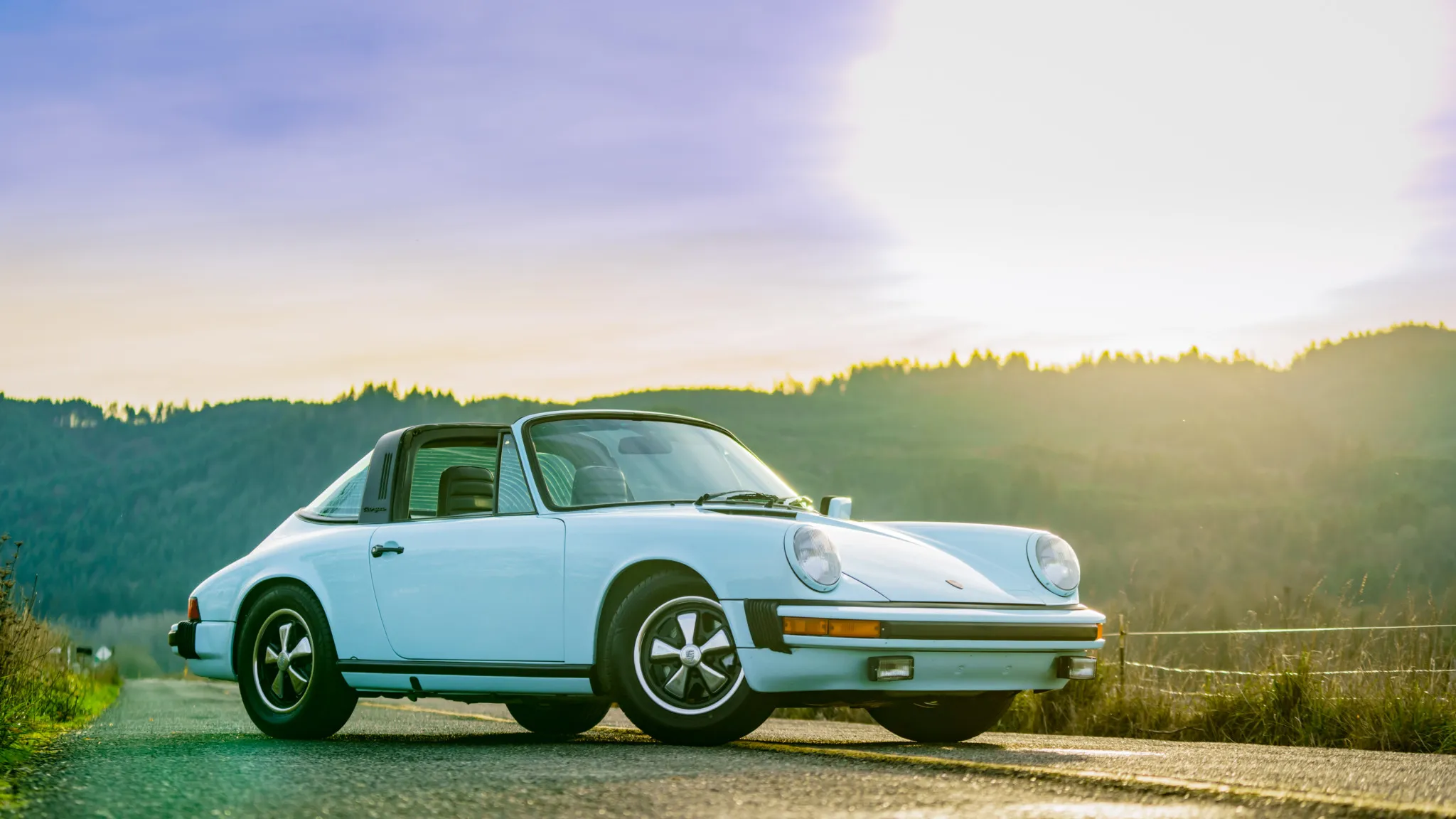 1977 Porsche 911S Targa in Eisblau (Ice Blue)