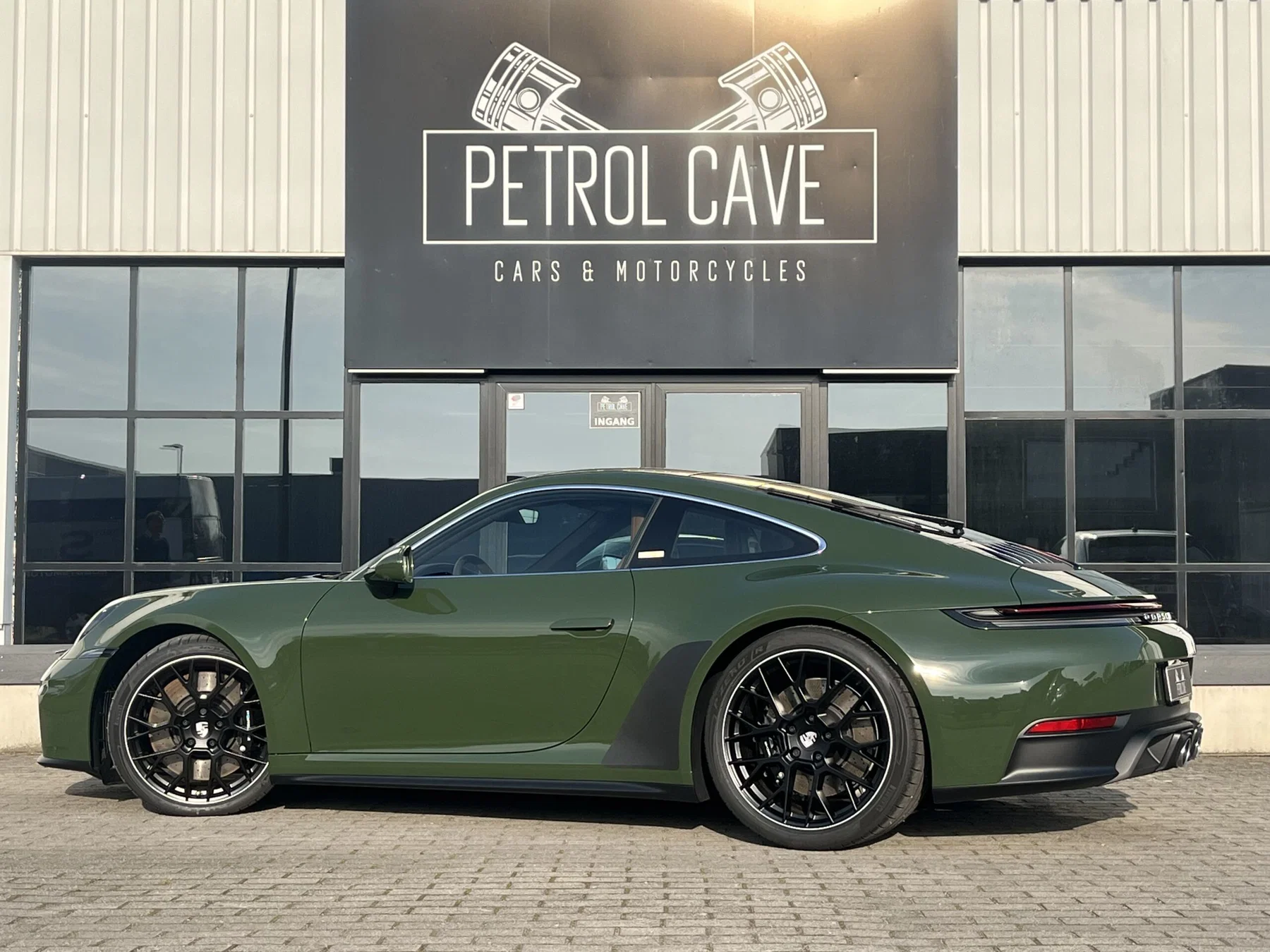 2025 Porsche 911 Carrera GTS ‘Cuarenta Edition’ in Quercus Verde