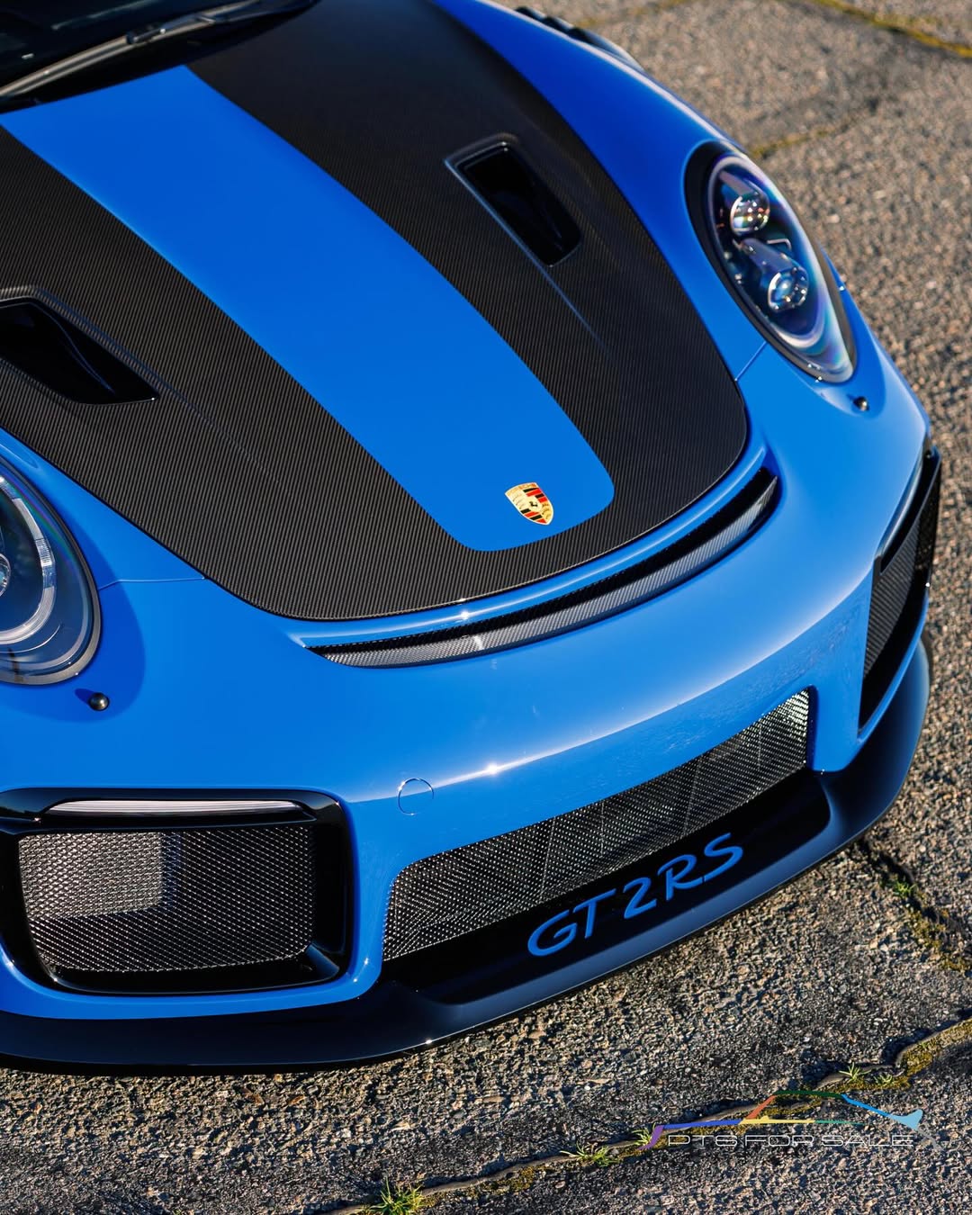 2019 Porsche 911 GT2 RS  in Club Blau