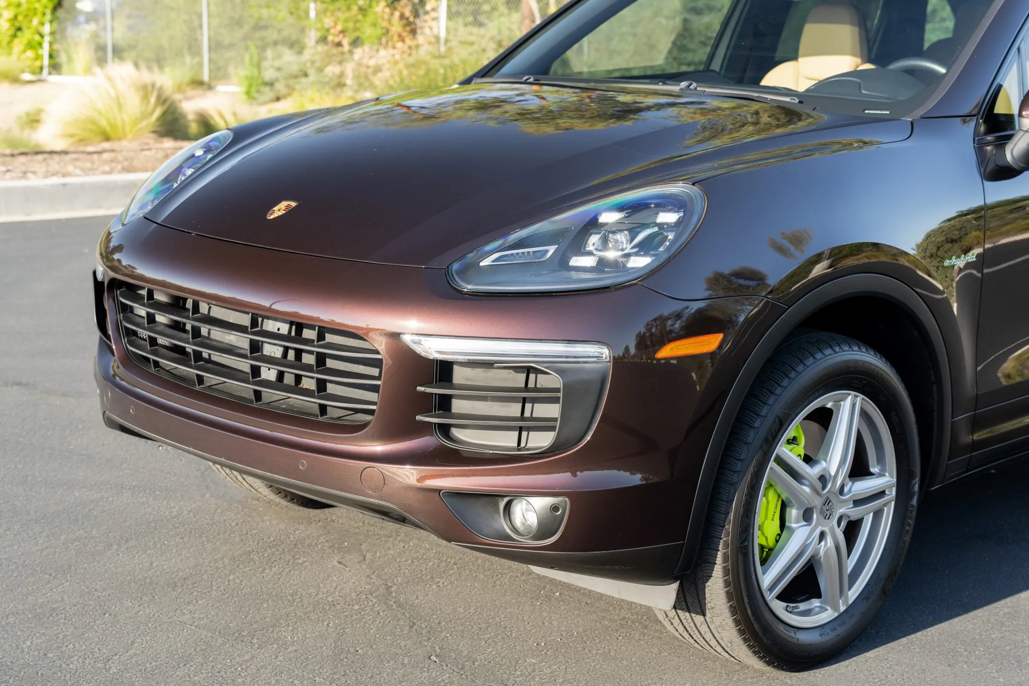 2016 Porsche Cayenne S E-Hybrid in Mahogany Metallic