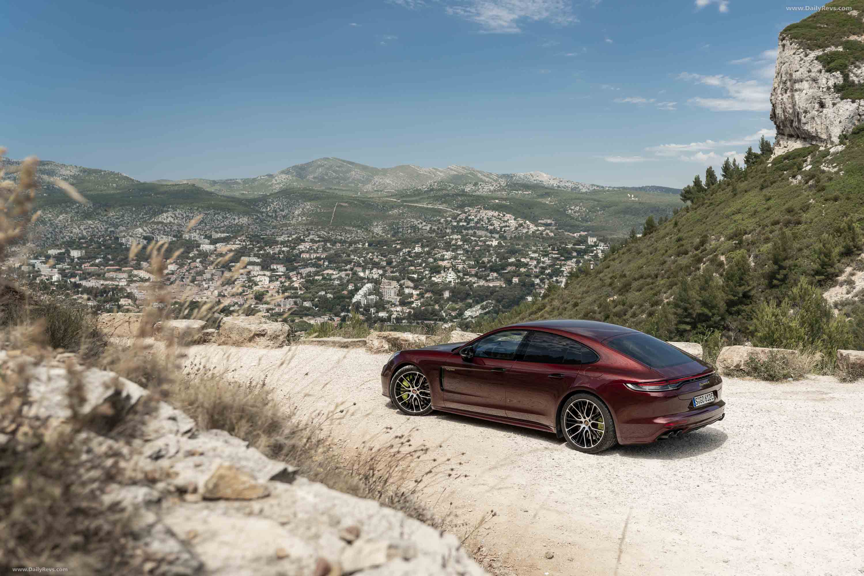 2021 Porsche Panamera 4 E-Hybrid in Cherry Metallic