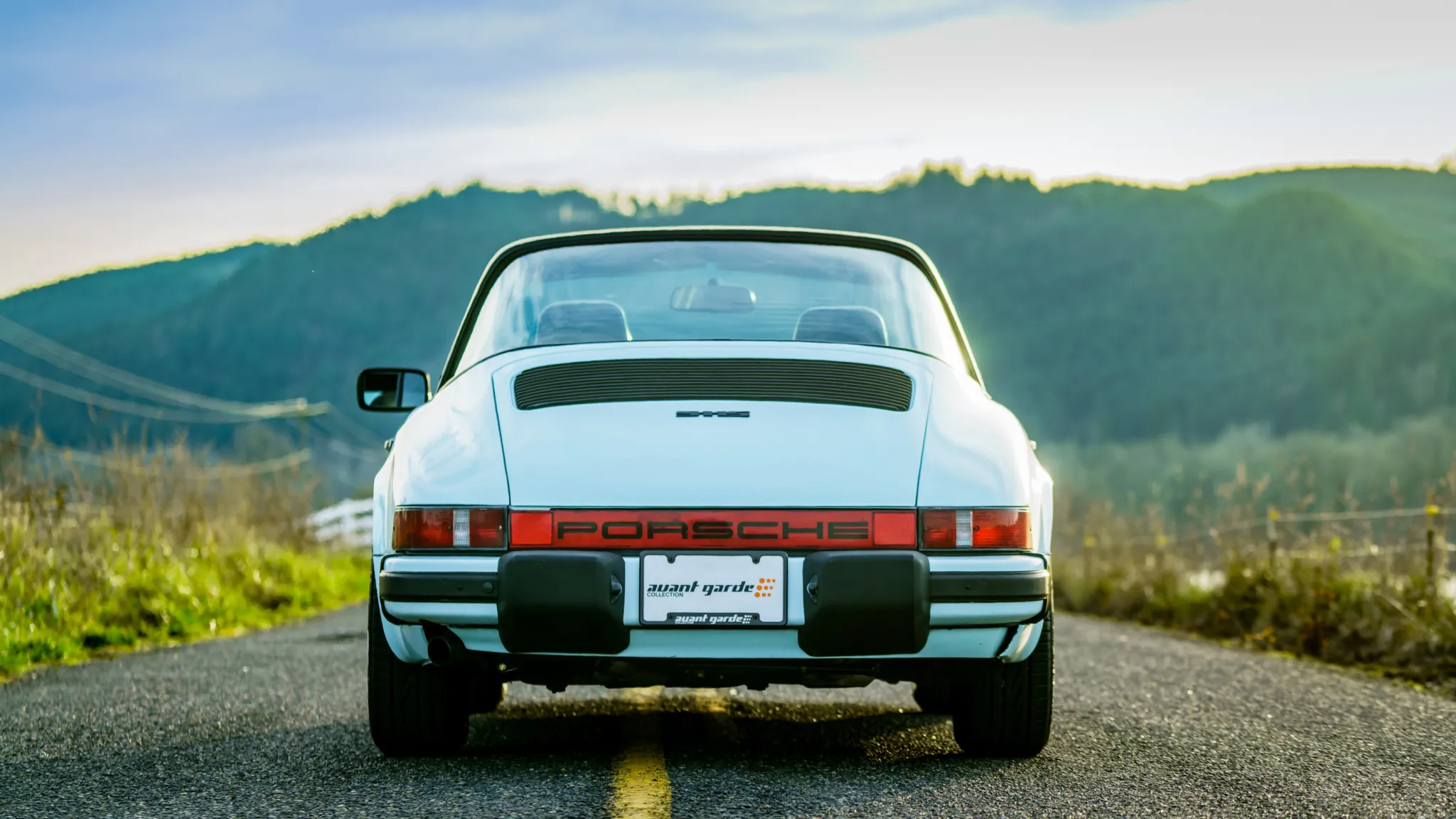 1977 Porsche 911S Targa in Eisblau (Ice Blue)
