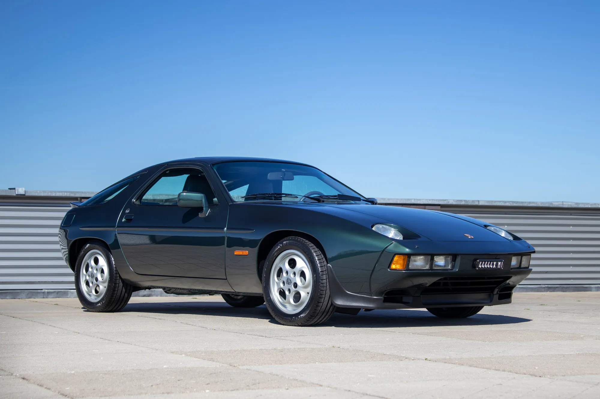 1985 Porsche 928S in Moss Green Metallic