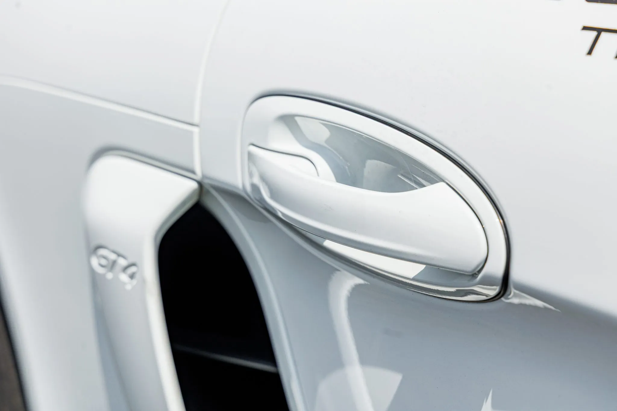 2016 Porsche Cayman GT4 Clubsport in Pure White