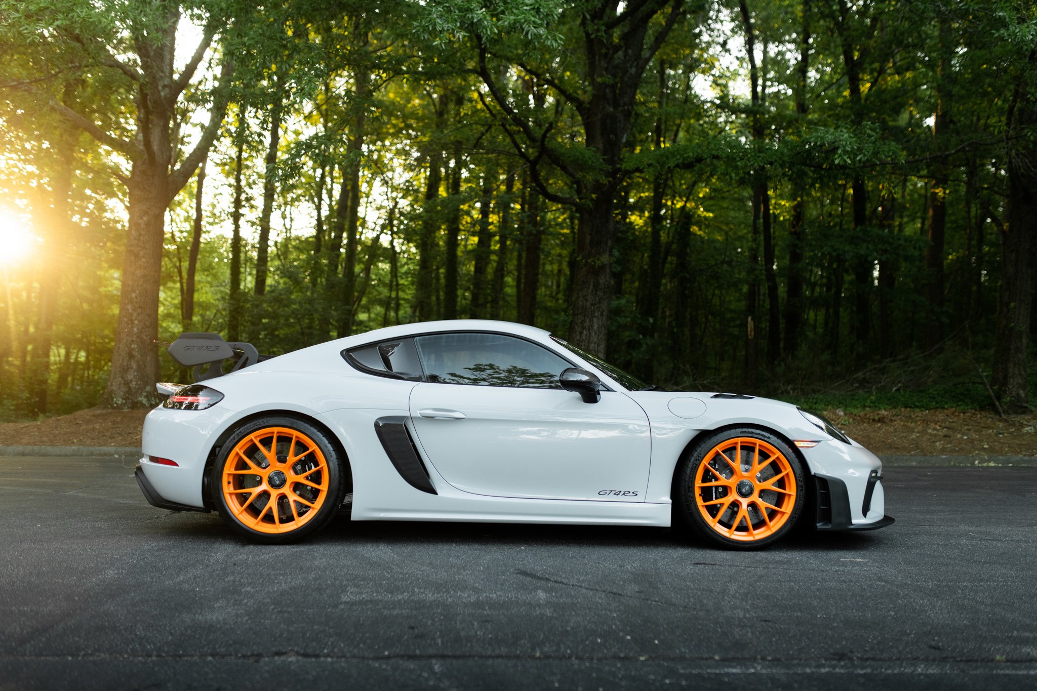 2023 Porsche Cayman GT4 RS in Grigio Campovolo