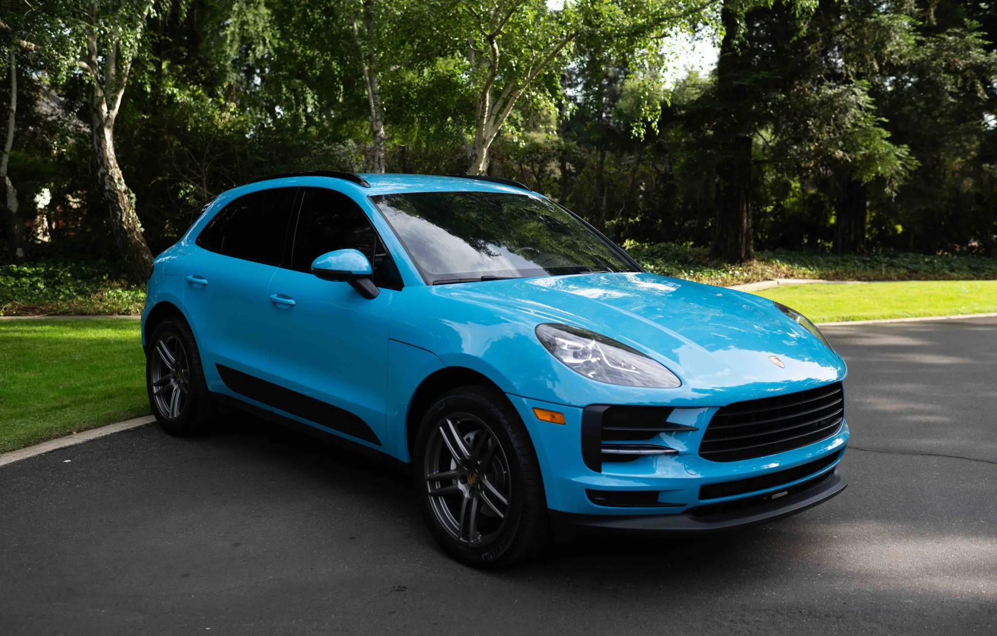 2020 Porsche Macan in Miami Blue