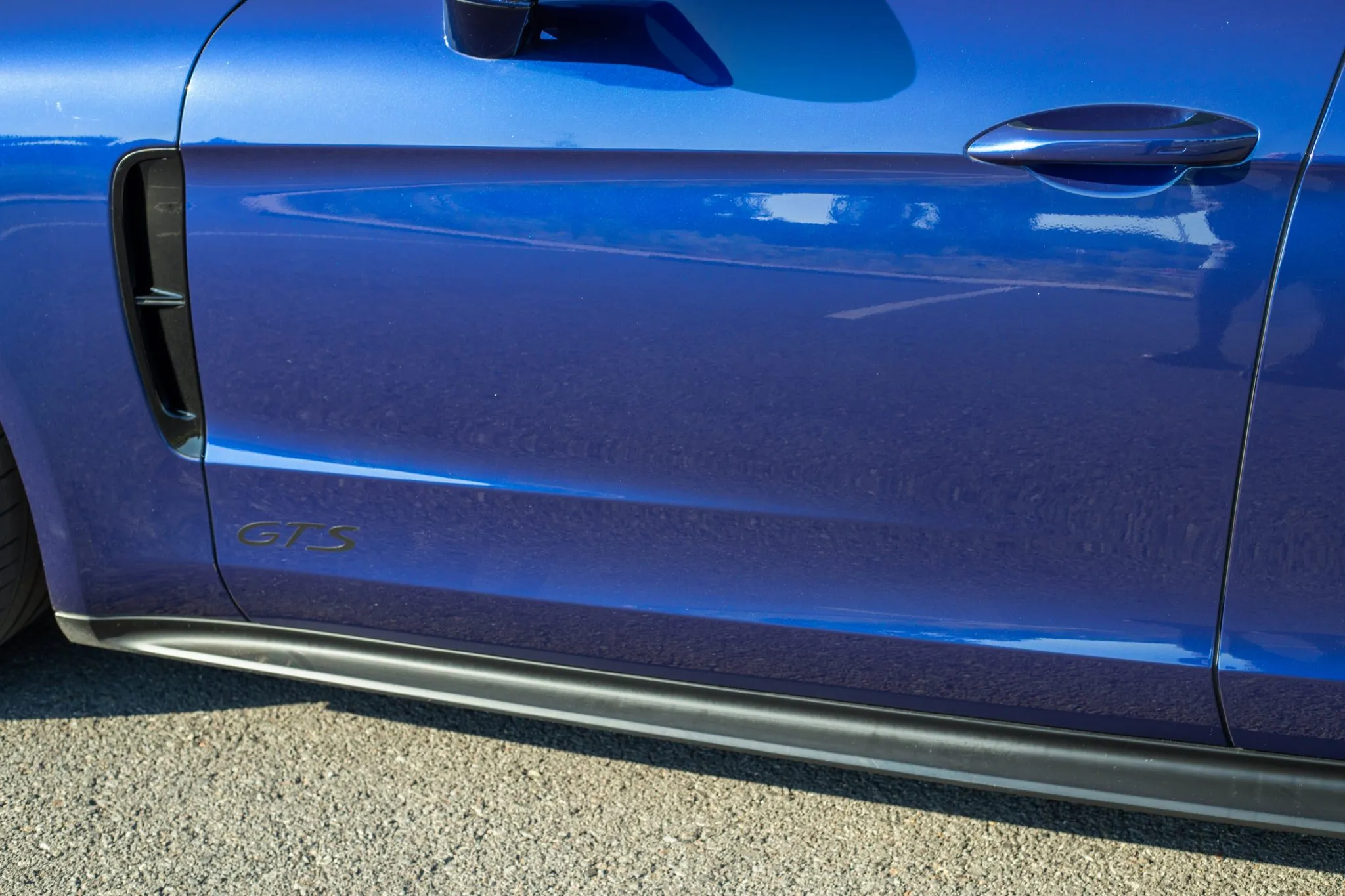 2021 Porsche Panamera GTS Sport Turismo in Gentian Blue Metallic