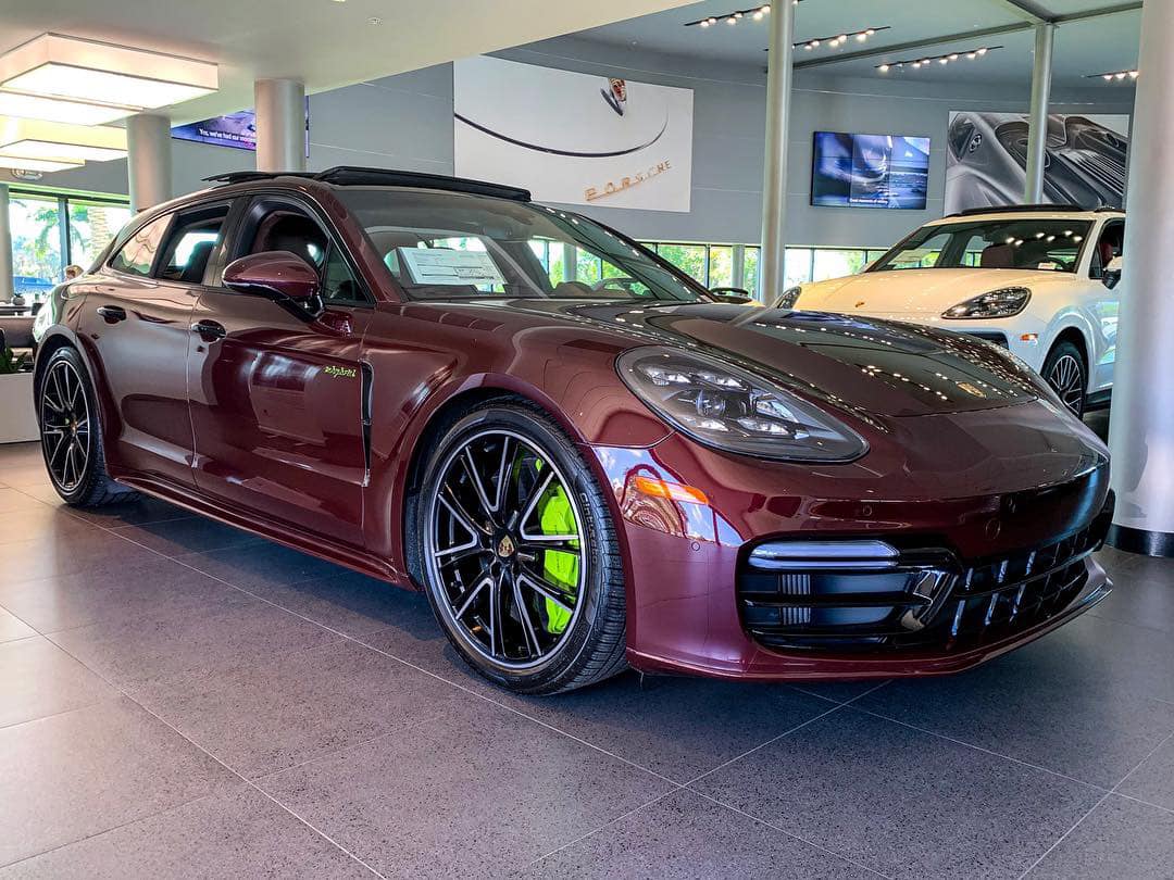2019 Porsche Panamera Turbo S E-Hybrid Sport Turismo in Burgundy Red Metallic 