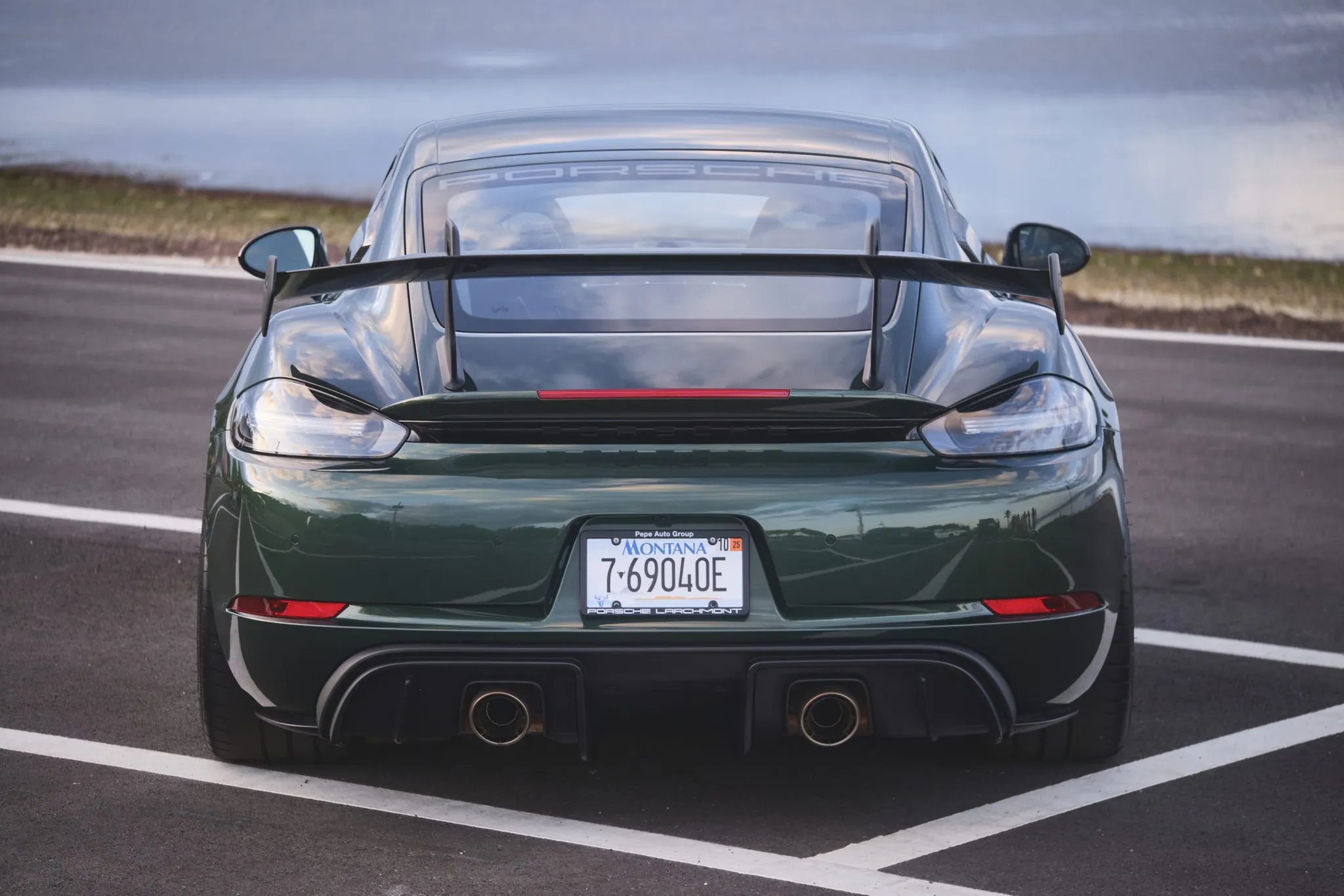 2024 Porsche 718 Cayman GT4 RS Weissach in Oak Green Metallic