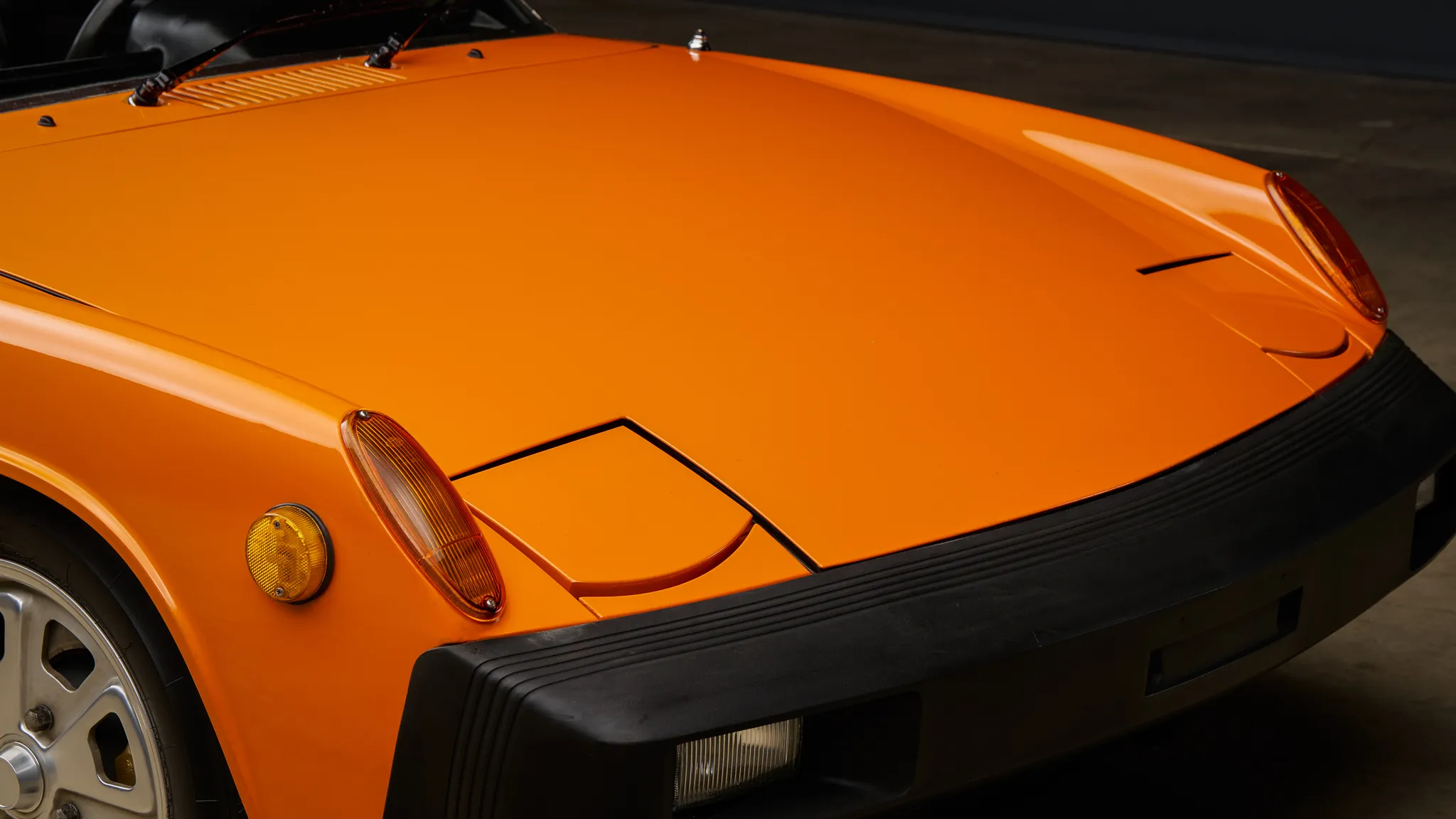 1976 Porsche 914 2.0 in Nepal Orange
