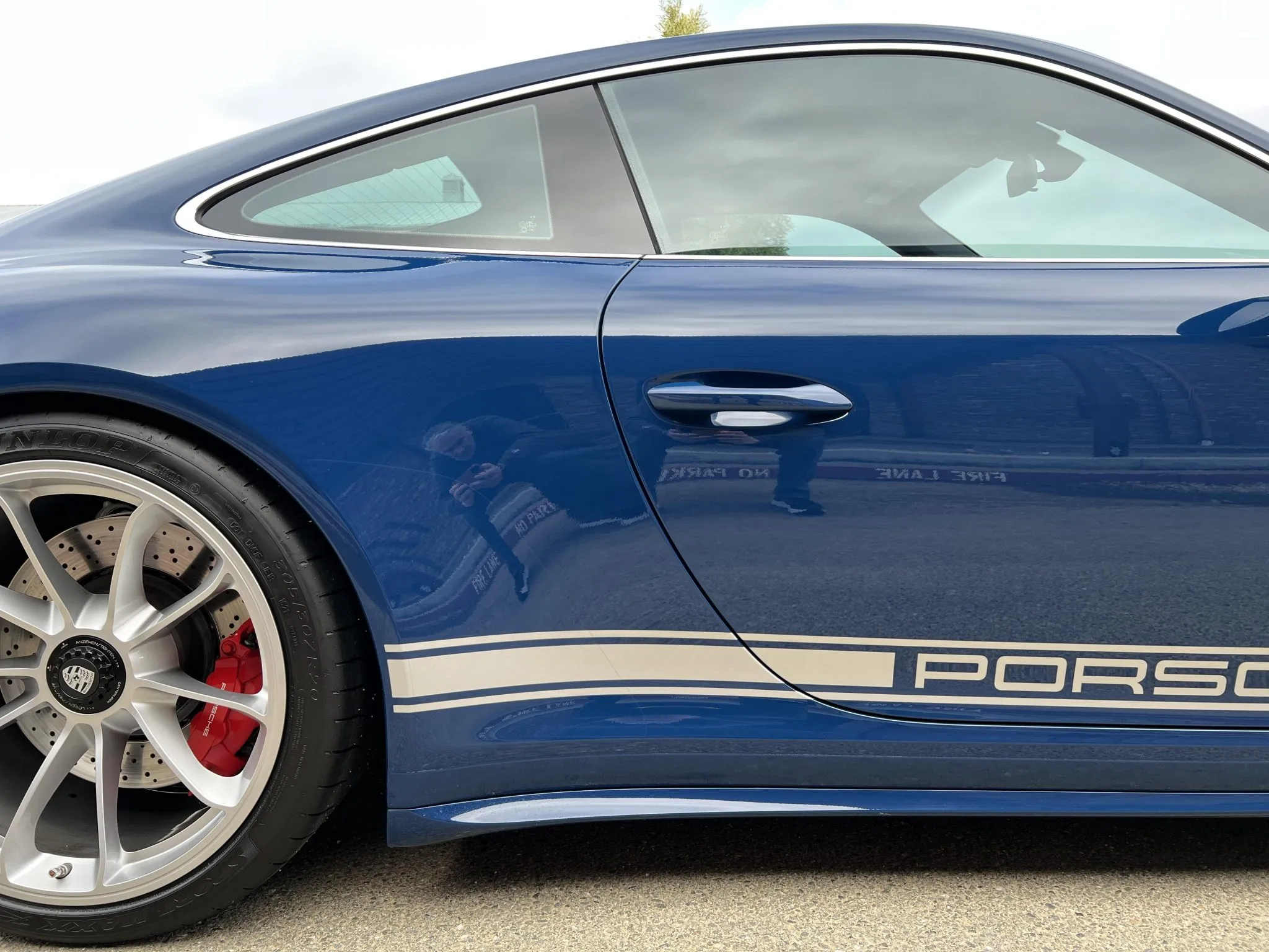 2018 Porsche 911 GT3 Touring in Pantone 296C