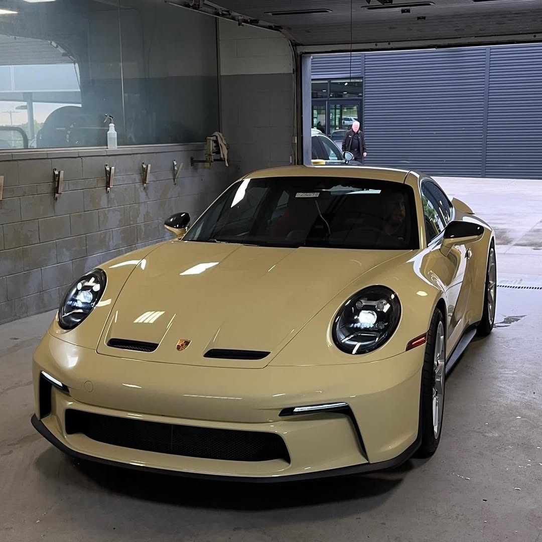 2023 Porsche 911 GT3 Touring in Elfenbein
