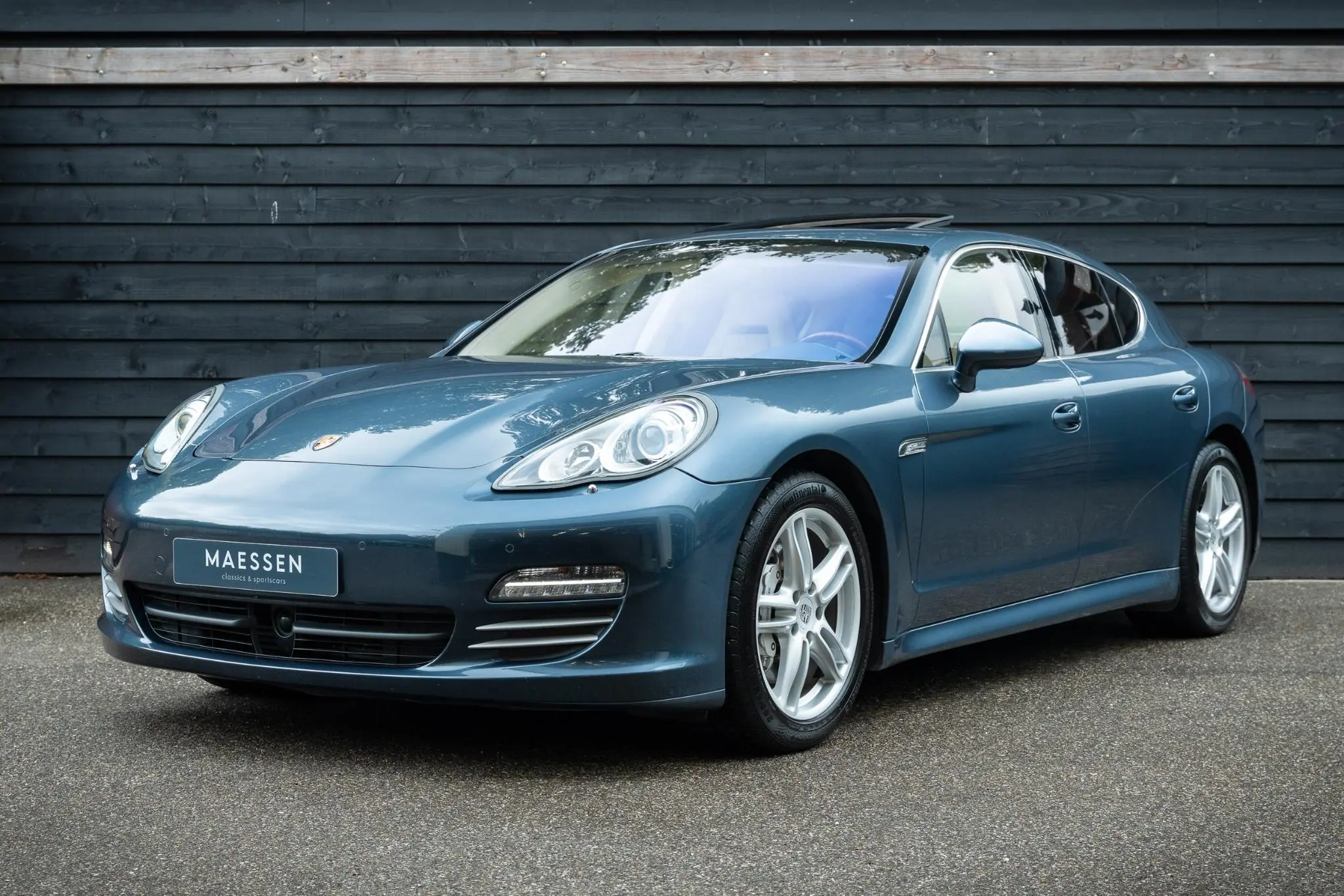 2010 Porsche Panamera 4S in Yachting Blue Metallic