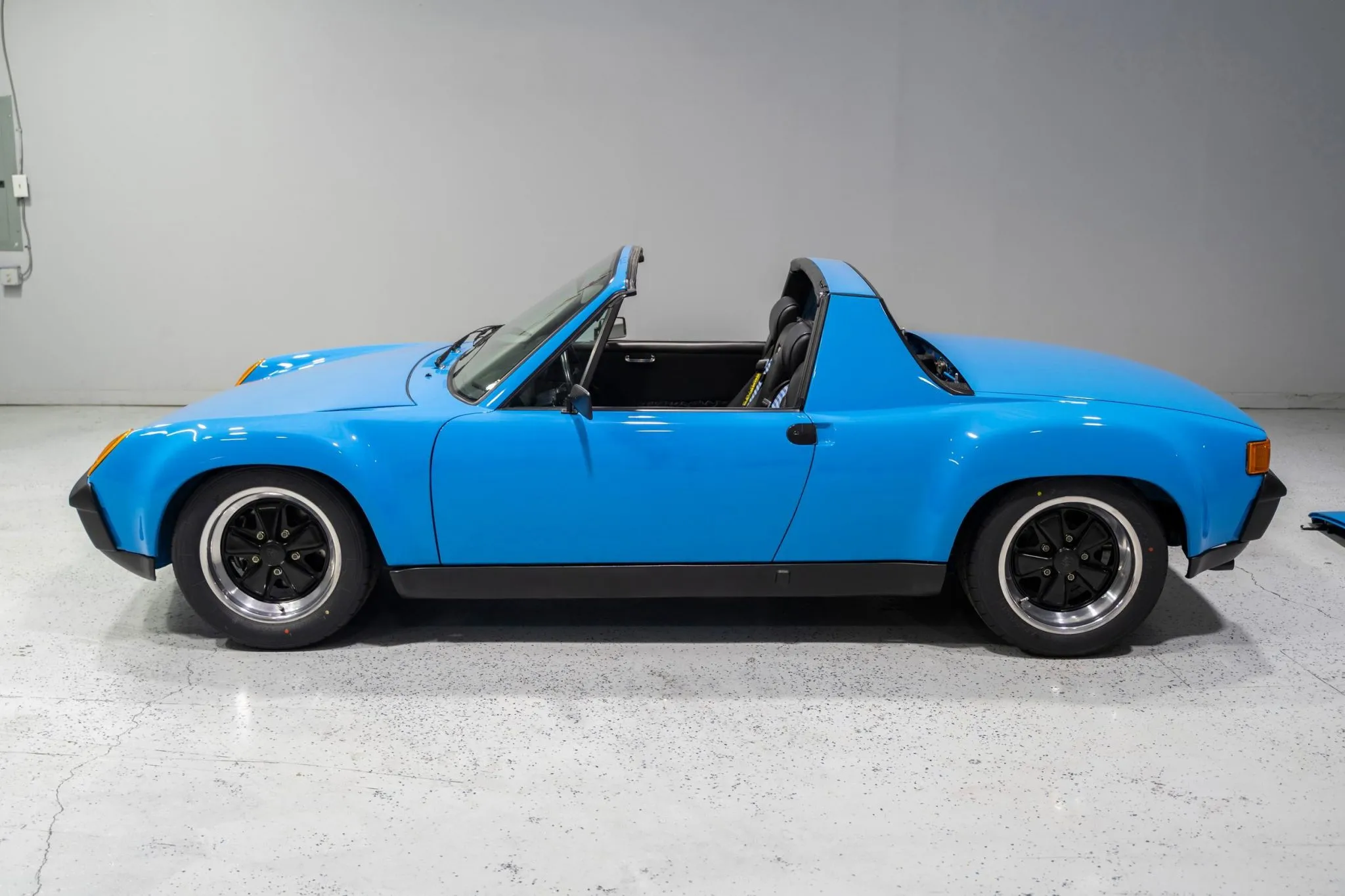 1970 Porsche 914-6 in Mexico Blue