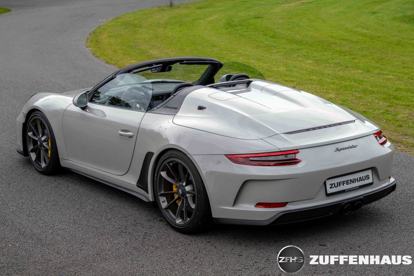2019 Porsche 911 Speedster in Chalk