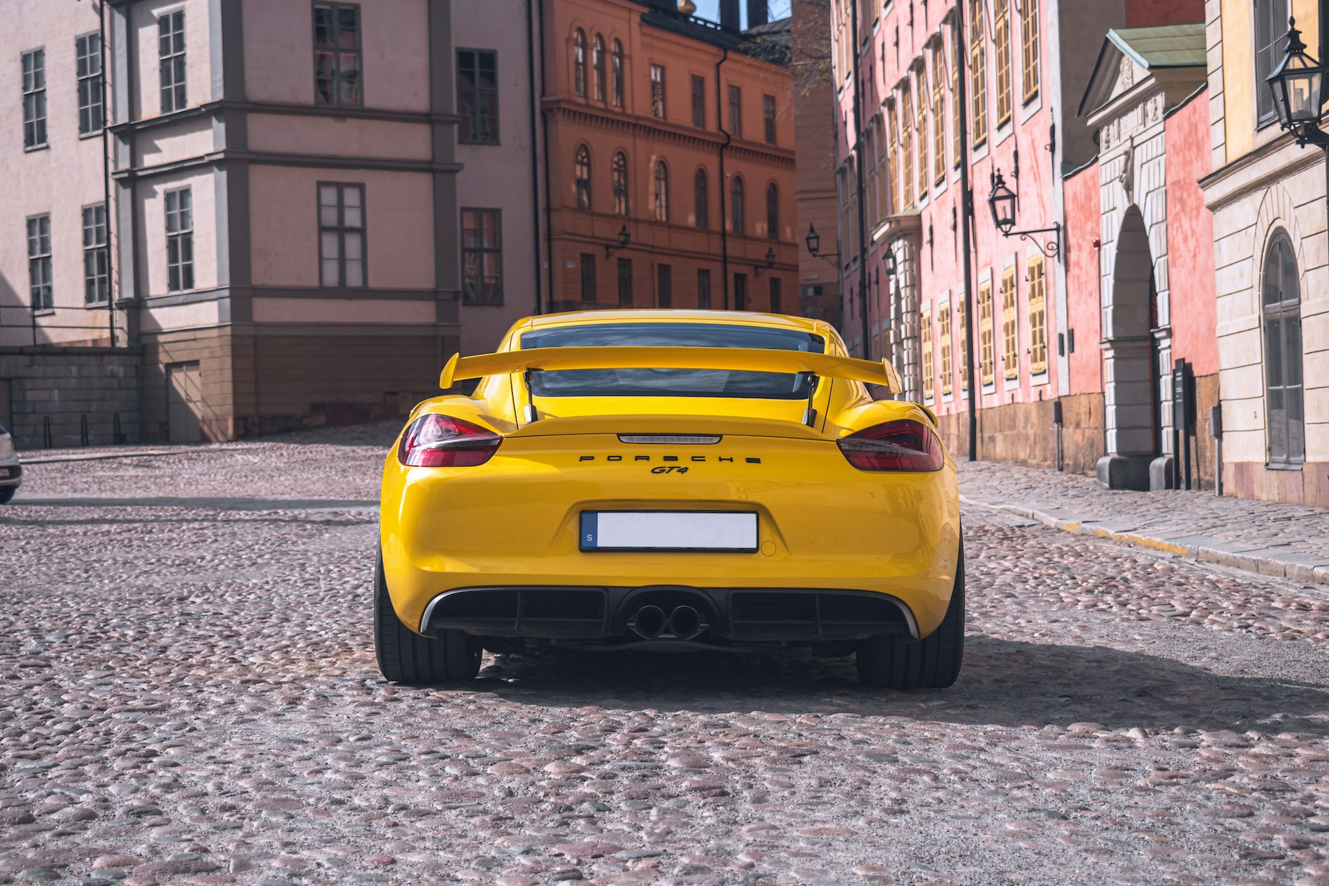 2015 Porsche Cayman GT4 Clubsport in Racing Yellow