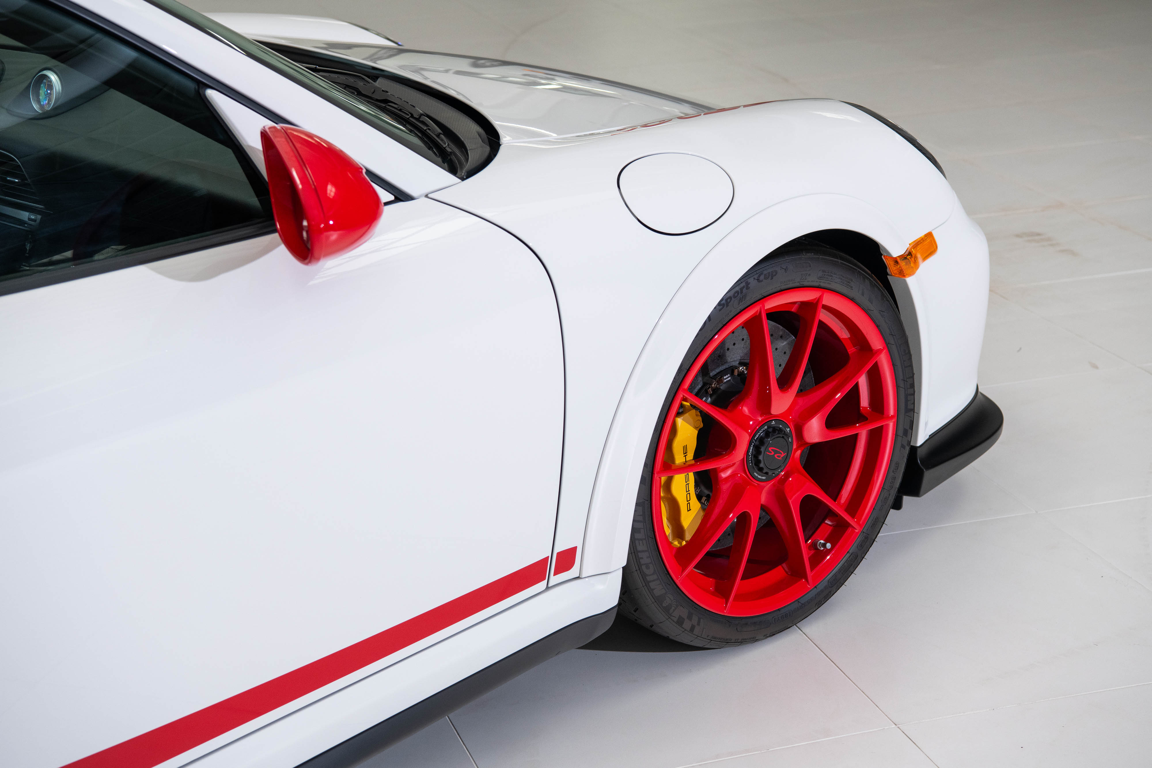 2011 Porsche 911 GT3 RS in Carrara White