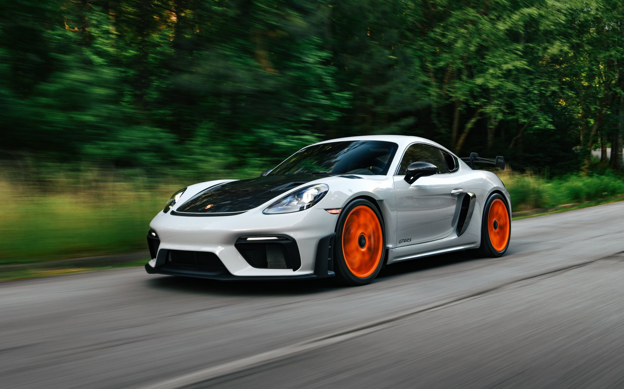 2023 Porsche Cayman GT4 RS in Grigio Campovolo