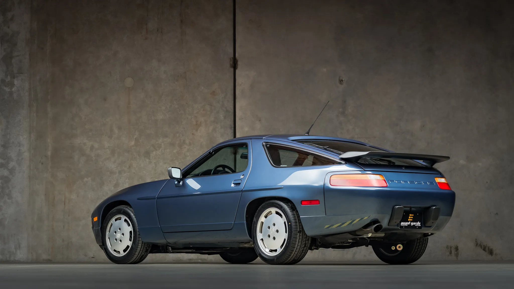 1989 Porsche 928 S4 in Dove Blue Metallic