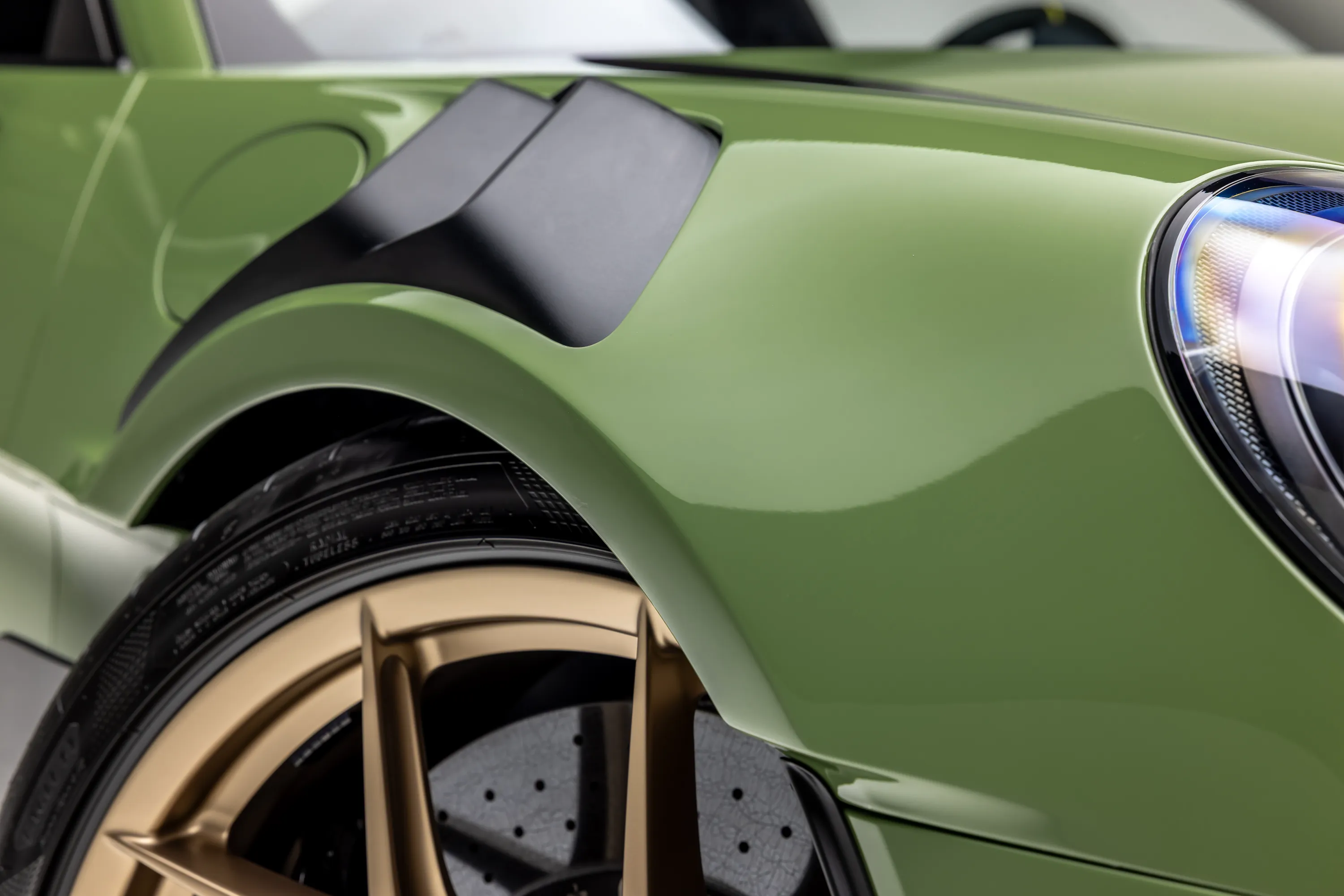 2024 Porsche 911 GT3 RS Weissach in Olive Green