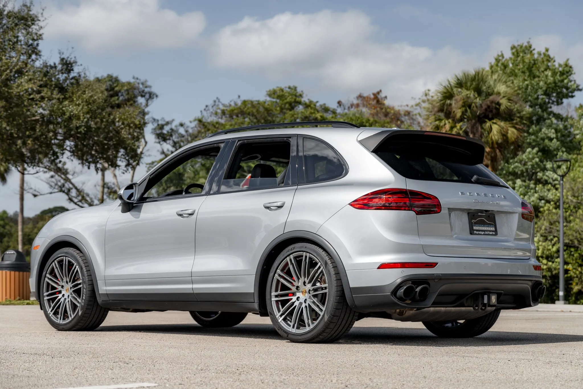2016 Porsche Cayenne Turbo in Rhodium Silver Metallic