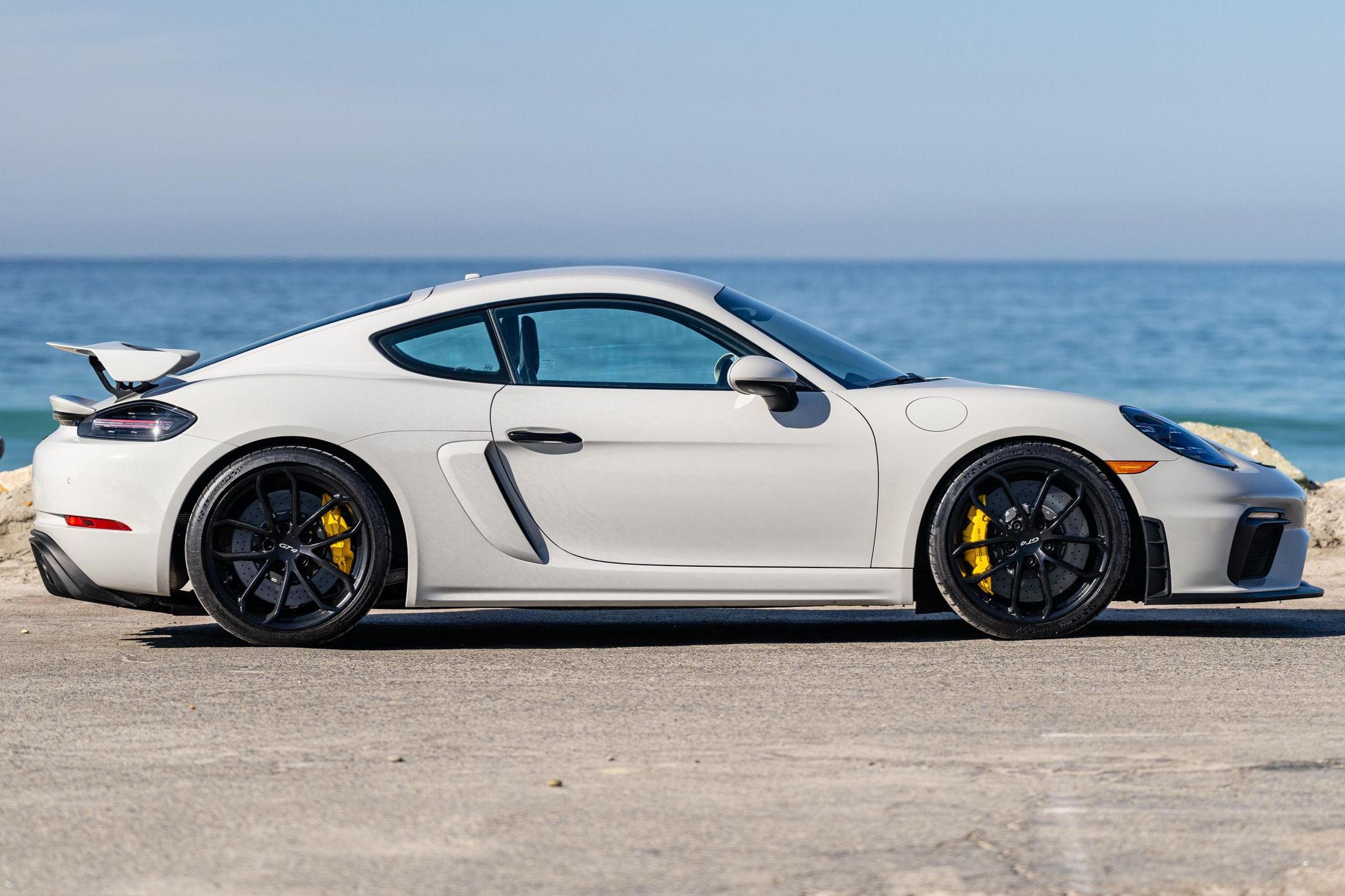 2020 Porsche 718 Cayman GT4 in Chalk