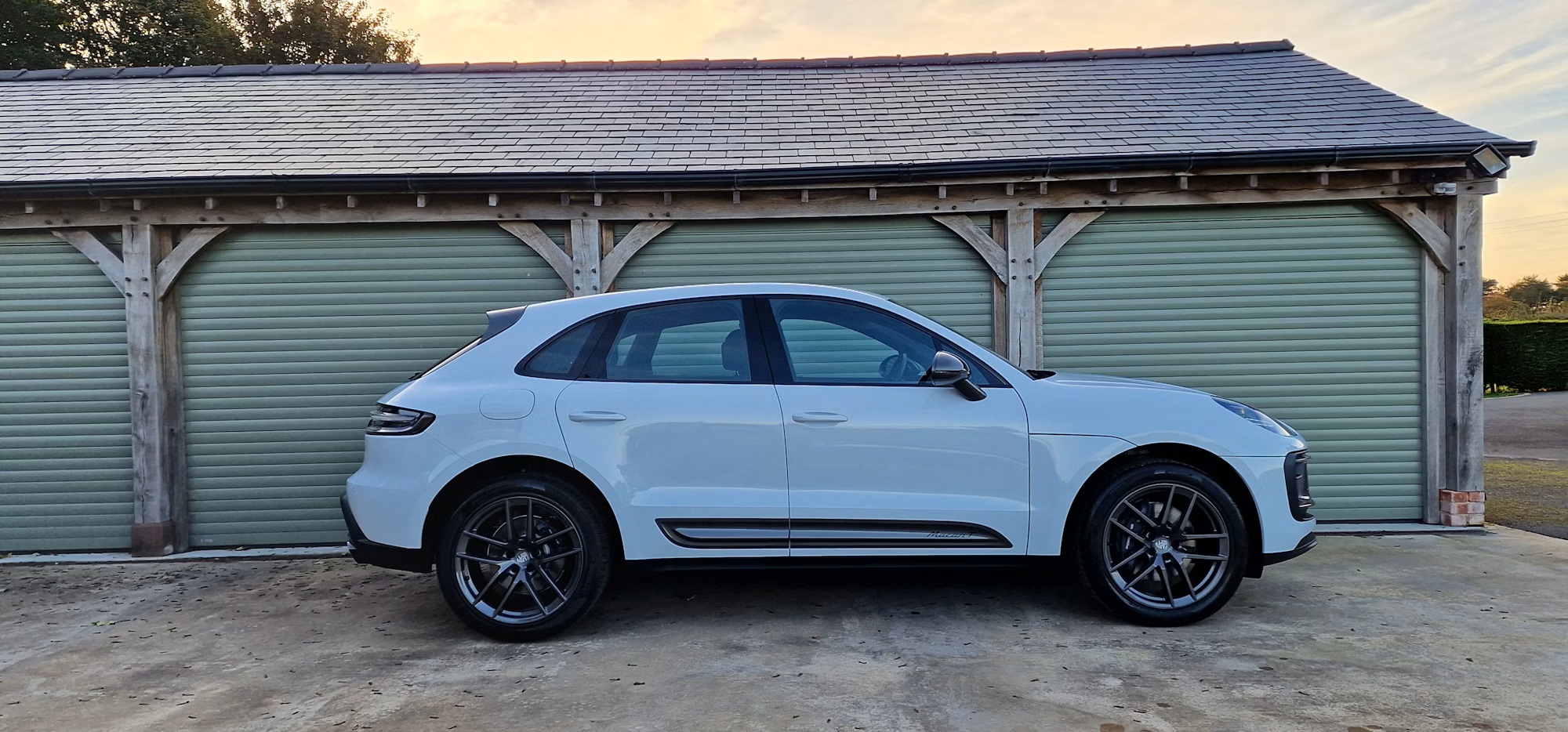 2022 Porsche Macan T in Carrara White Metallic