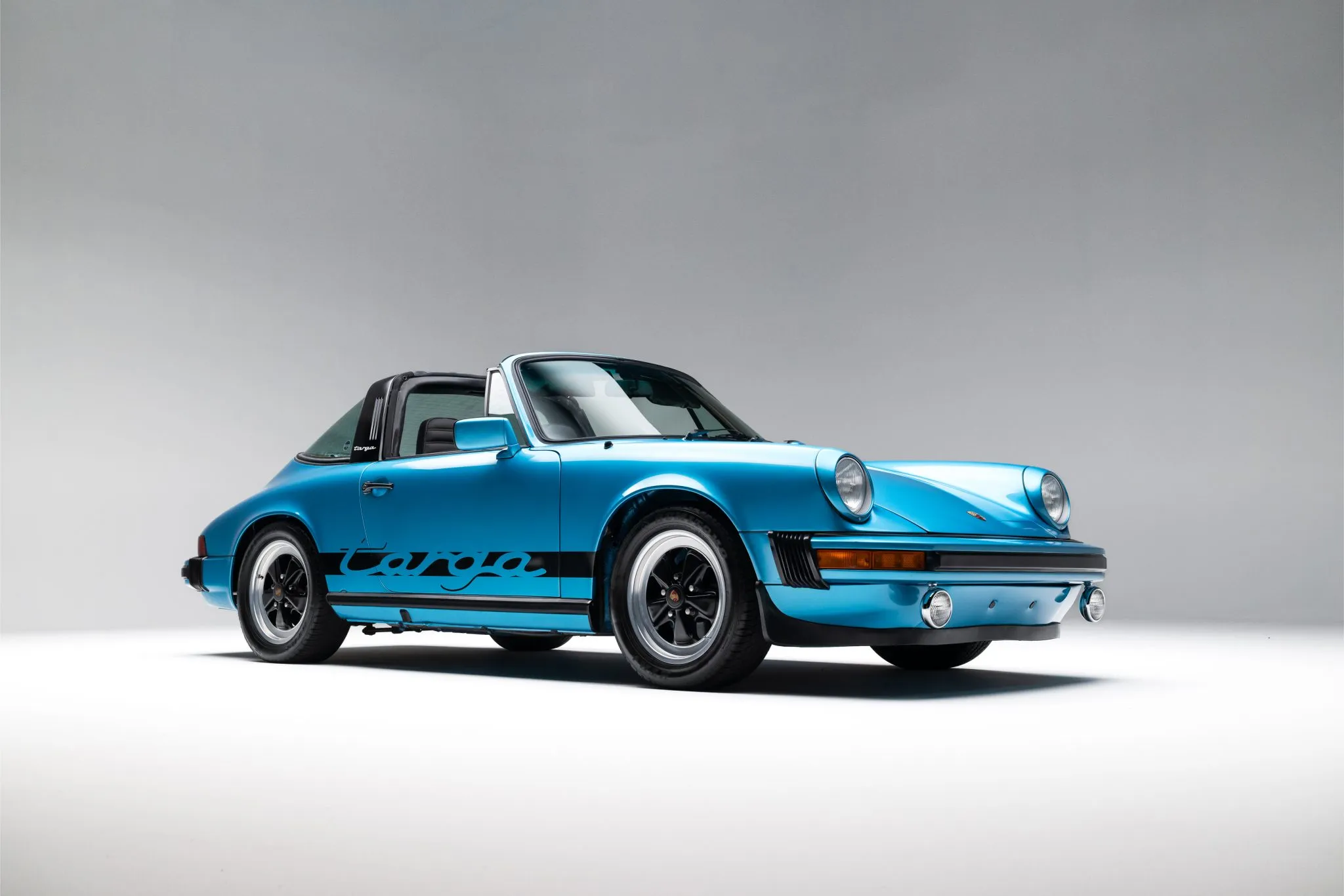 1977 Porsche 911S Targa in Minerva Blue Metallic