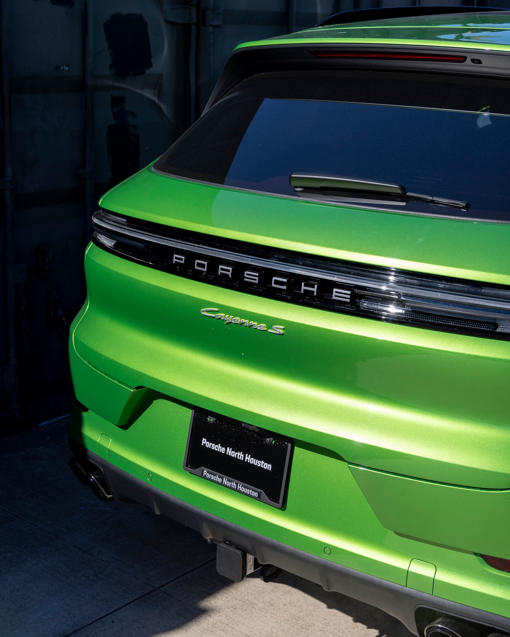 2025 Porsche Cayenne S E-Hybrid in Java Green Metallic