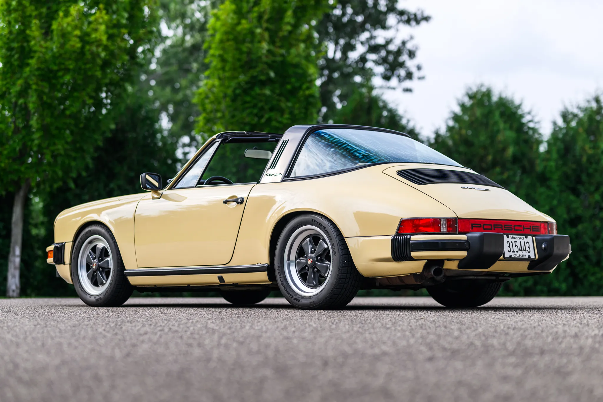 1981 Porsche 911SC Targa in Bamboo Beige